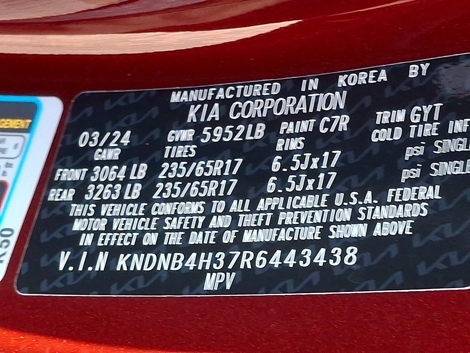 Used 2024 Kia CARNIVAL LX Van