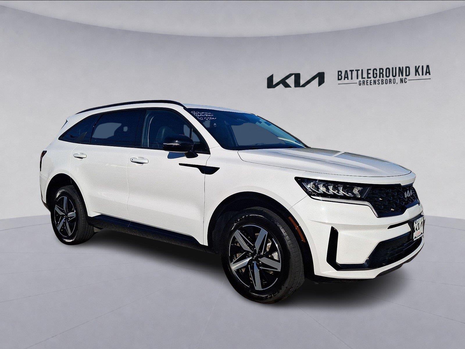Glacial White Pearl 2022 Kia Sorento SUV / Crossover Front-Wheel Drive Automatic