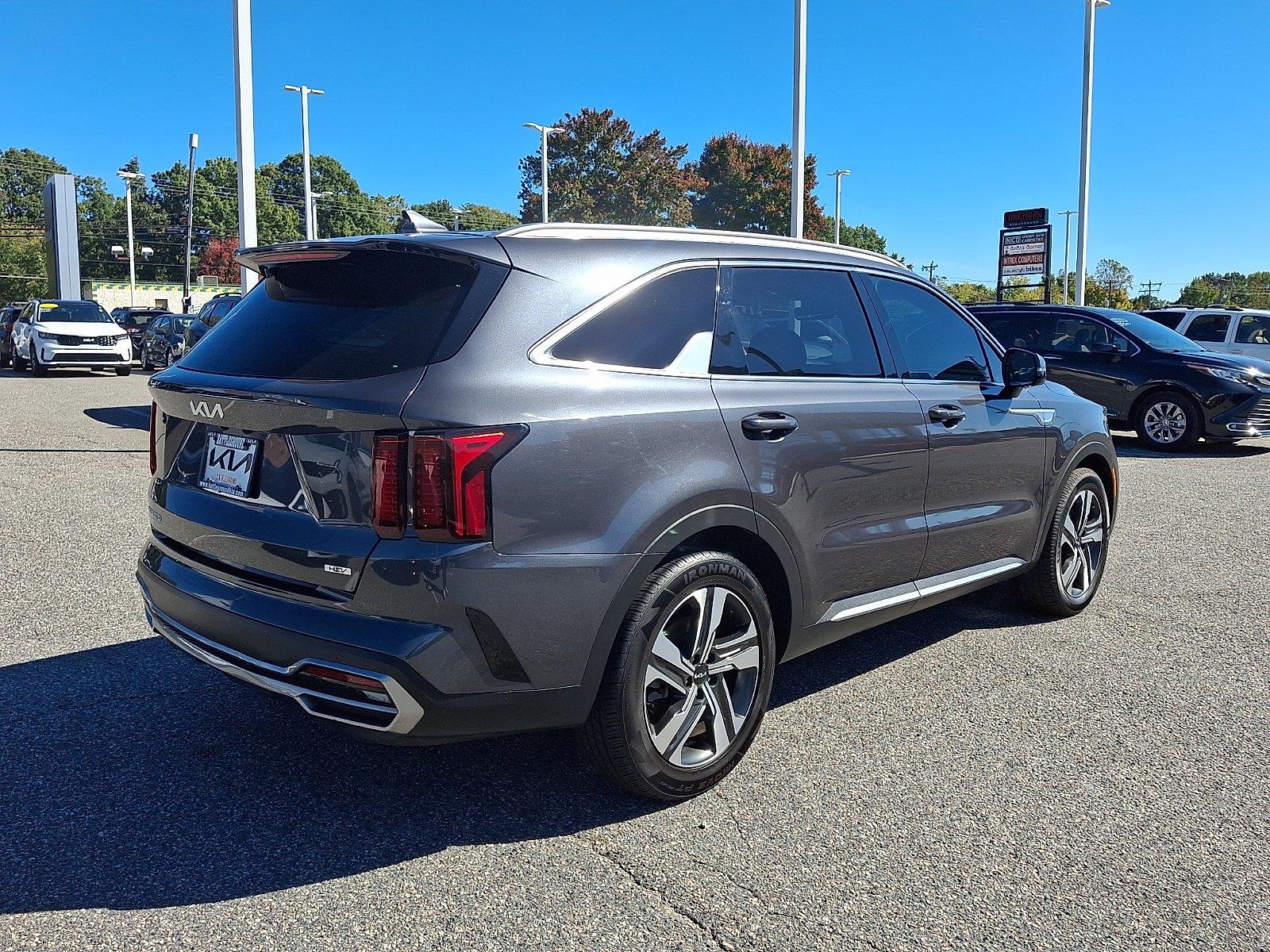 Used 2023 Kia Sorento Hybrid SUV