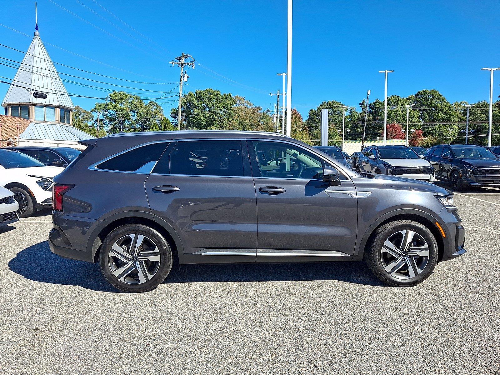 Used 2023 Kia Sorento Hybrid SUV