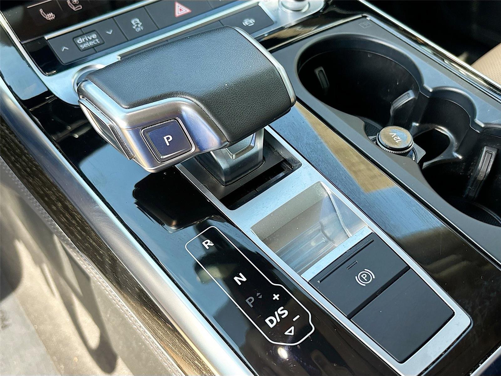 2023 Audi Q7 Premium Plus