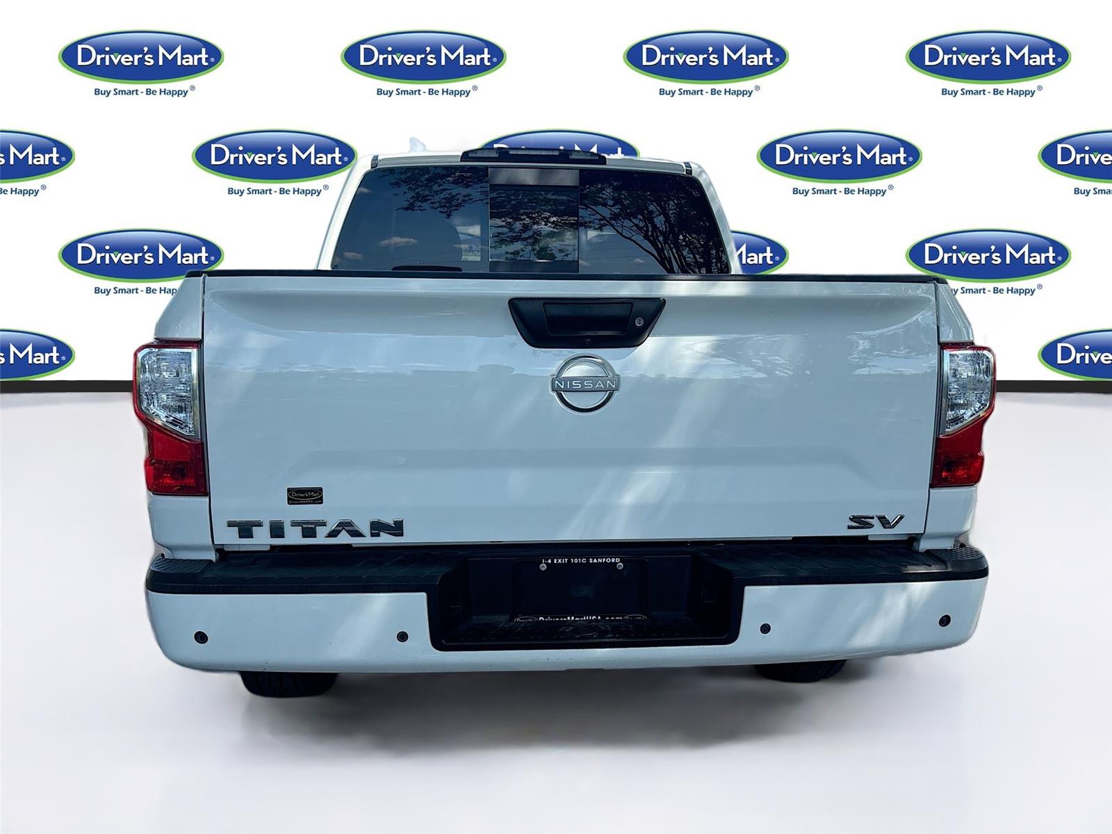 2023 Nissan Titan SV