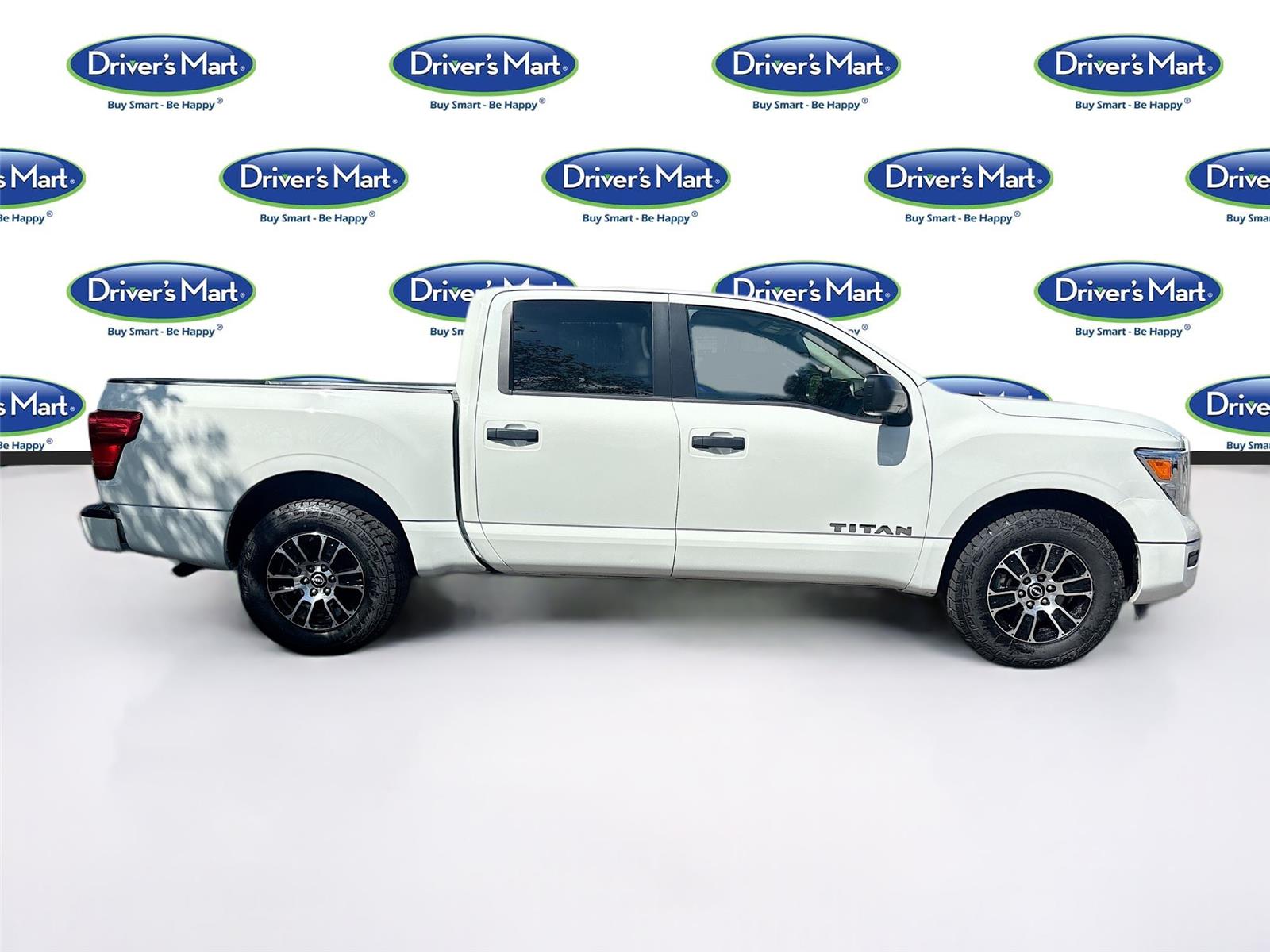 2023 Nissan Titan SV
