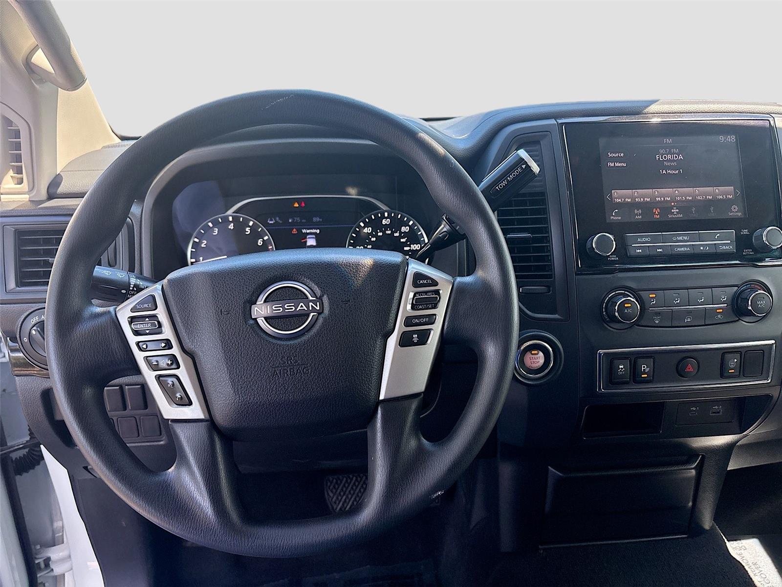 2023 Nissan Titan SV