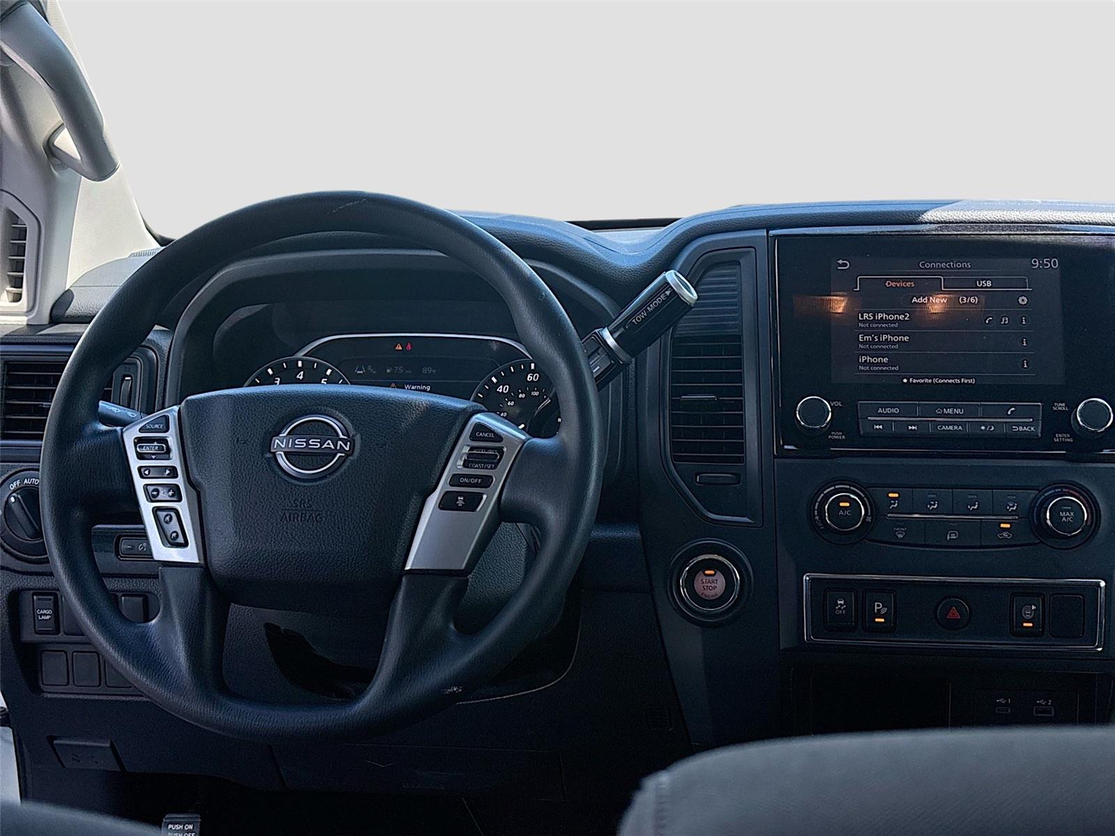 2023 Nissan Titan SV