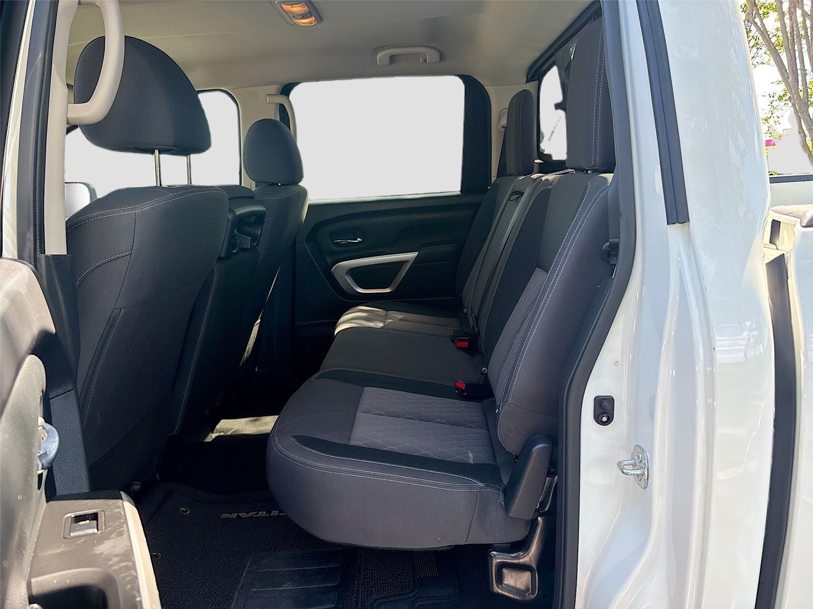 2023 Nissan Titan SV