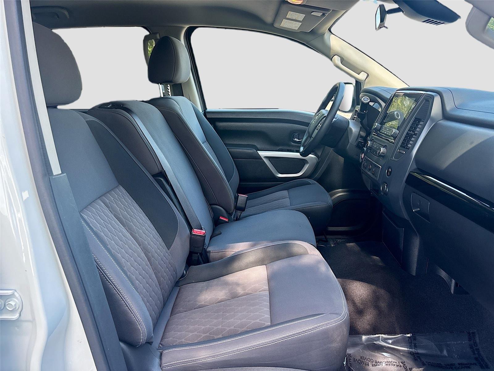 2023 Nissan Titan SV