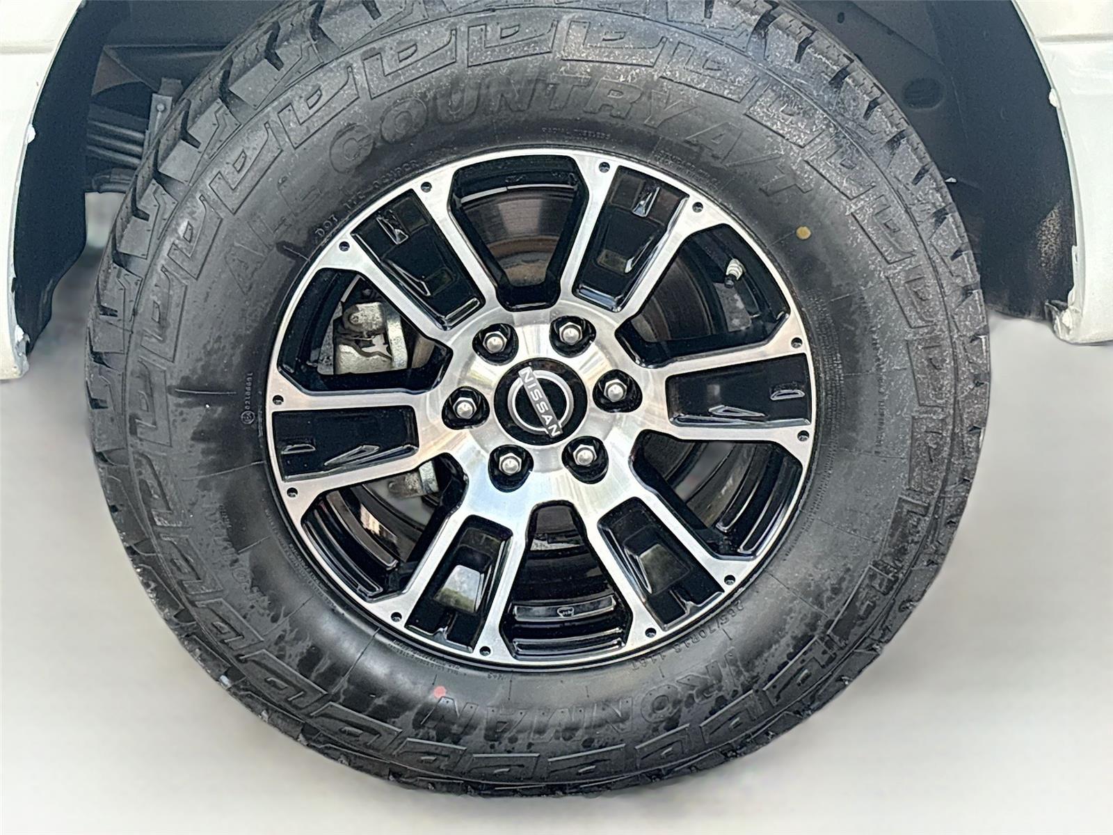 2023 Nissan Titan SV