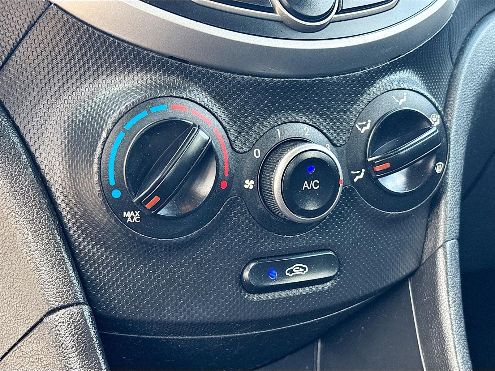 2017 Hyundai Accent SE