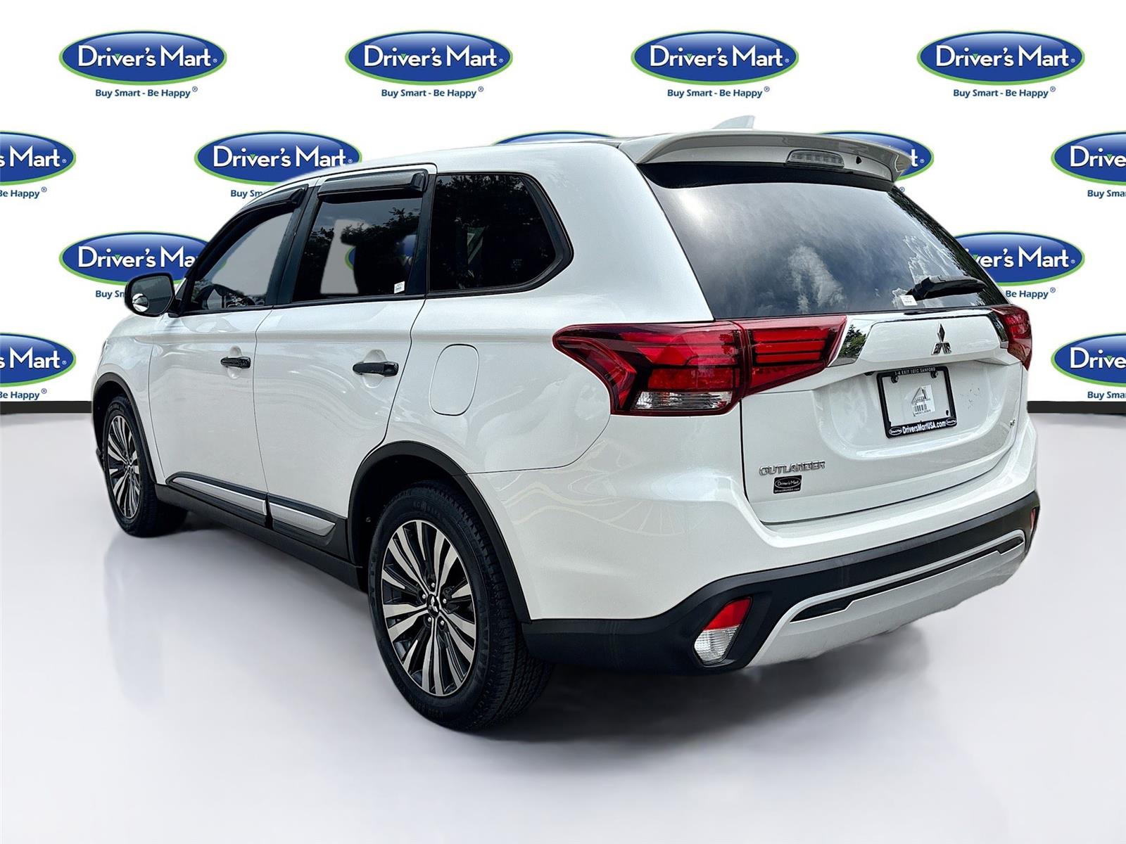2020 Mitsubishi Outlander SE photo 3