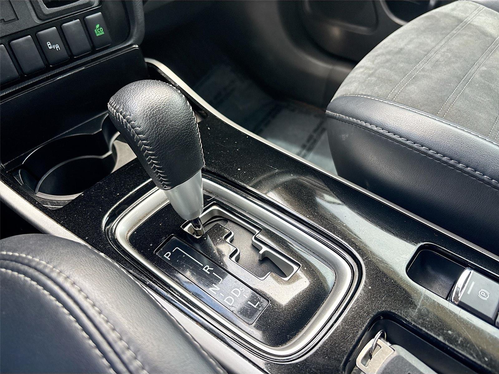2020 Mitsubishi Outlander SE