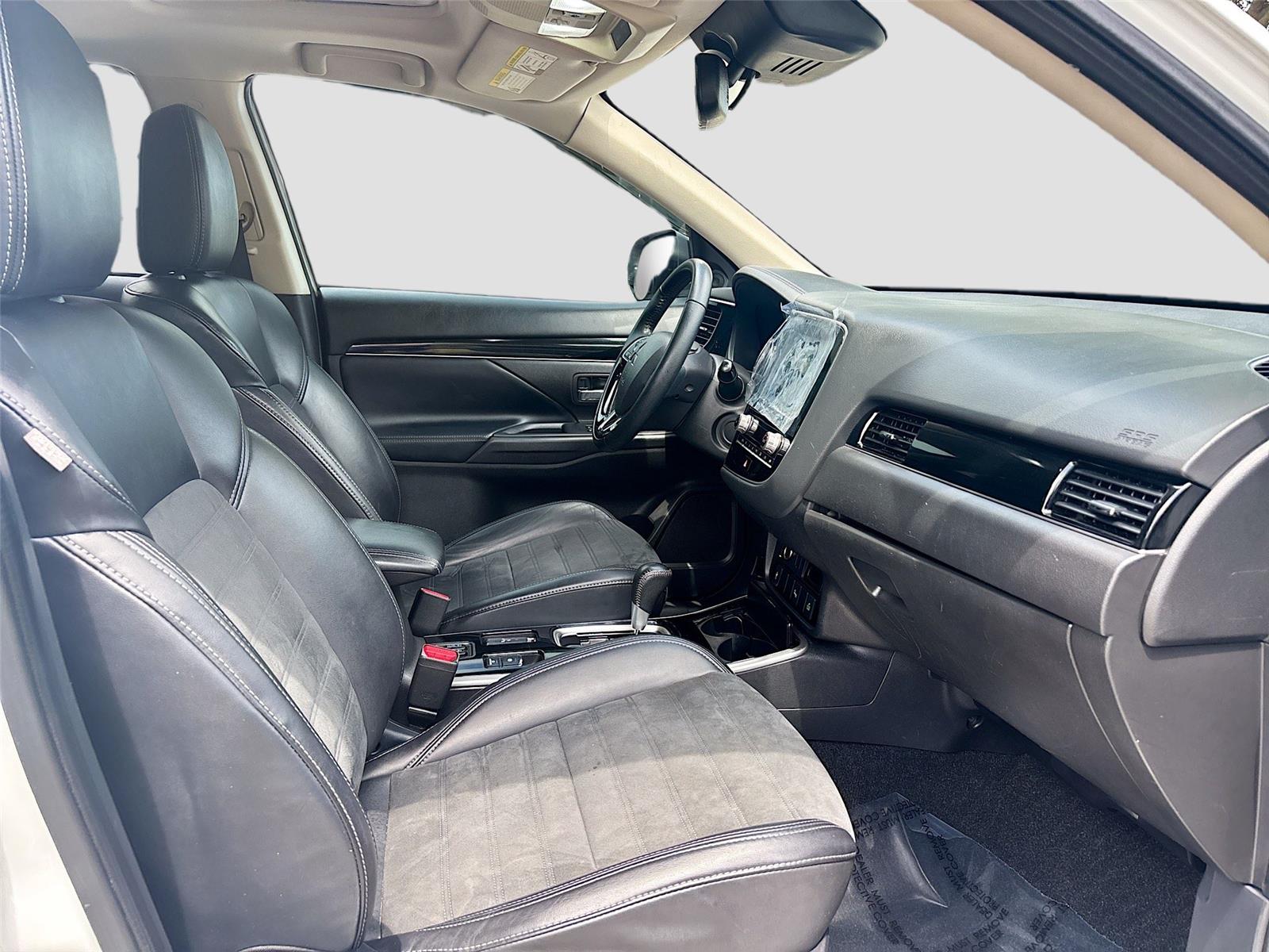 2020 Mitsubishi Outlander SE