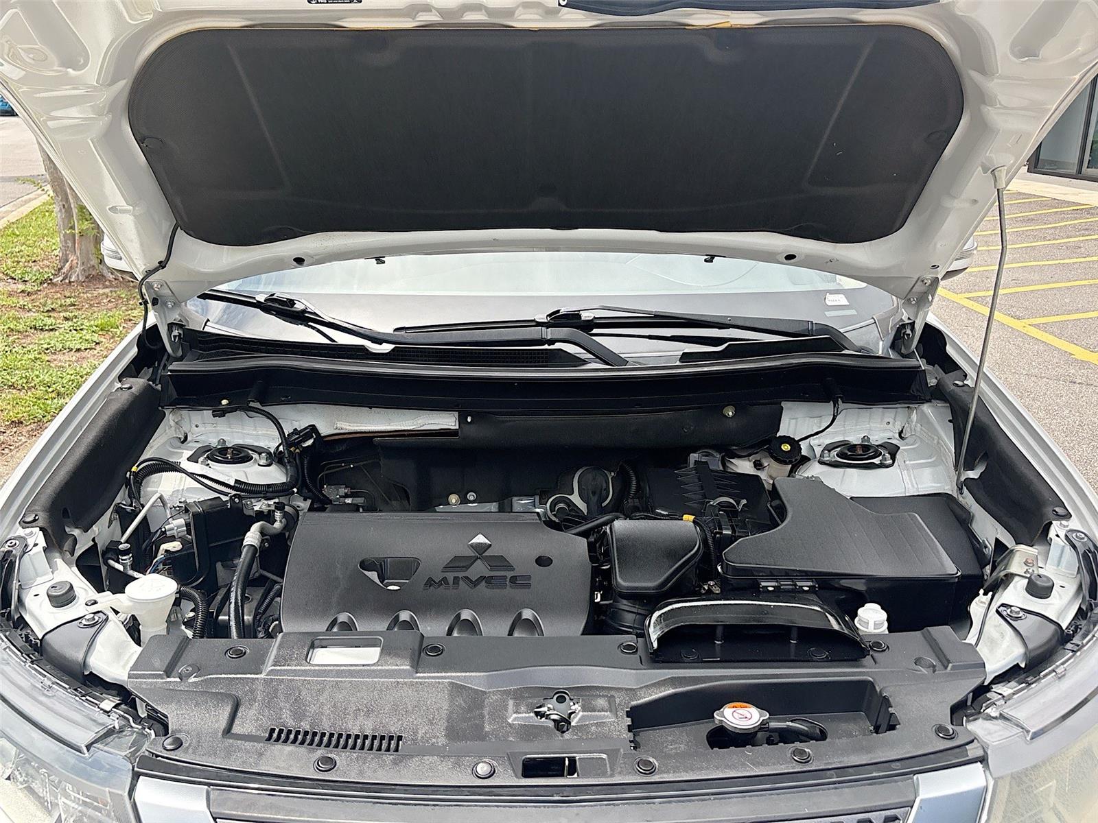 2020 Mitsubishi Outlander SE