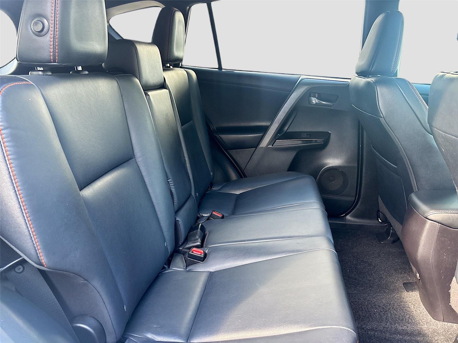 2017 Toyota RAV4 SE