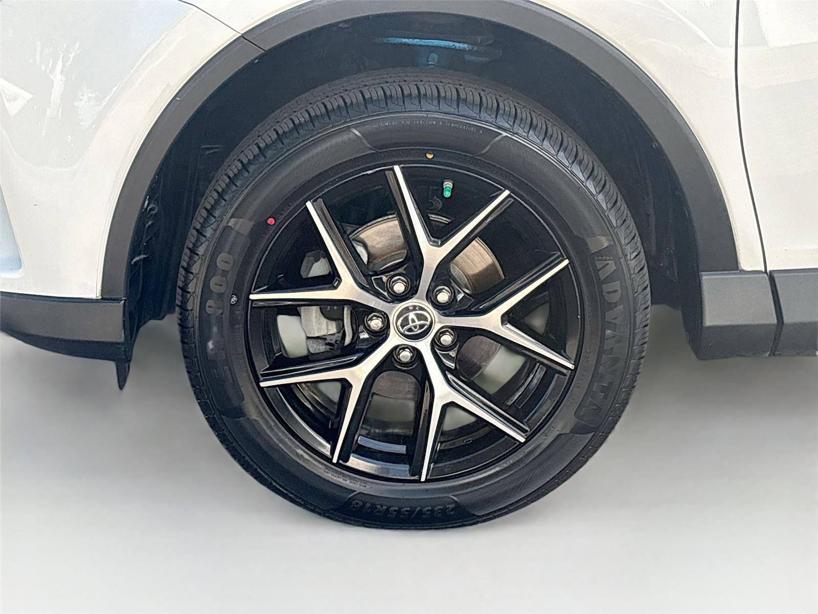 2017 Toyota RAV4 SE