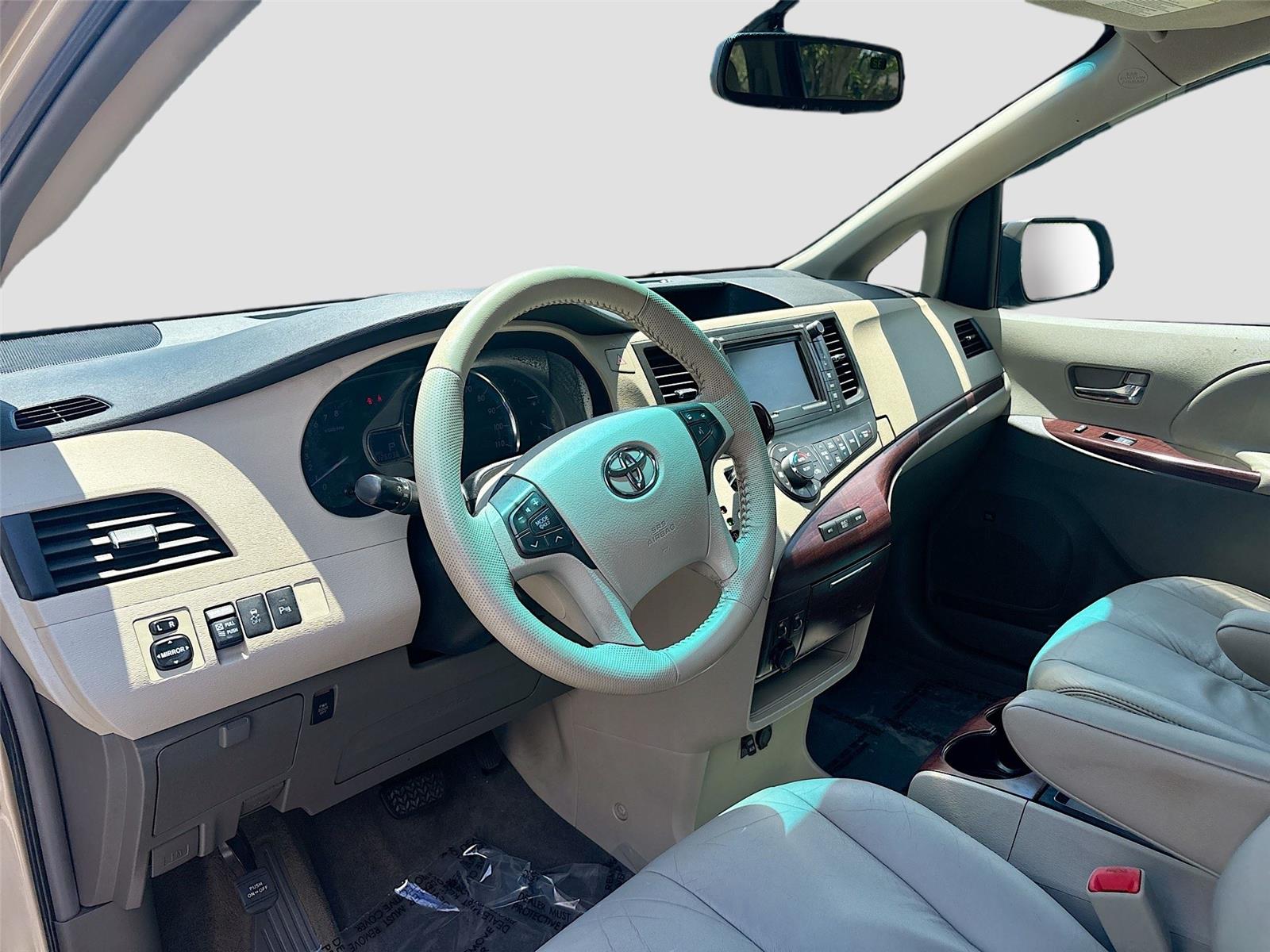 2011 Toyota Sienna XLE