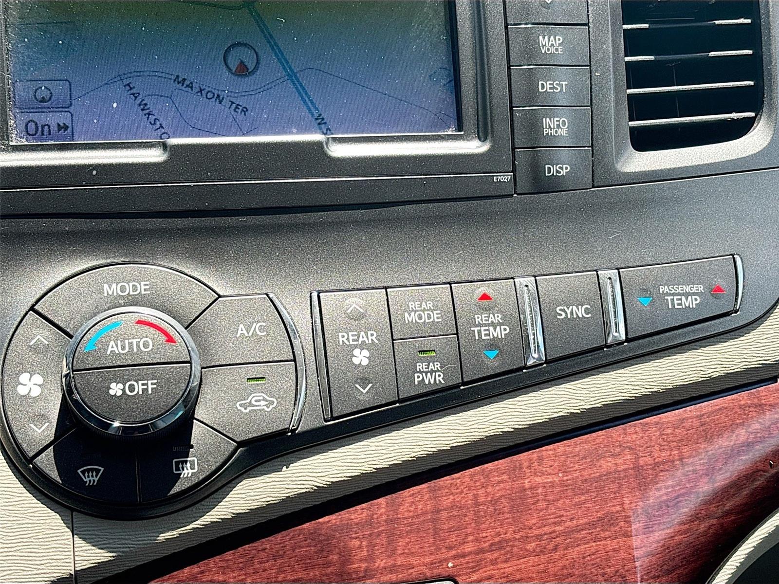 2011 Toyota Sienna XLE