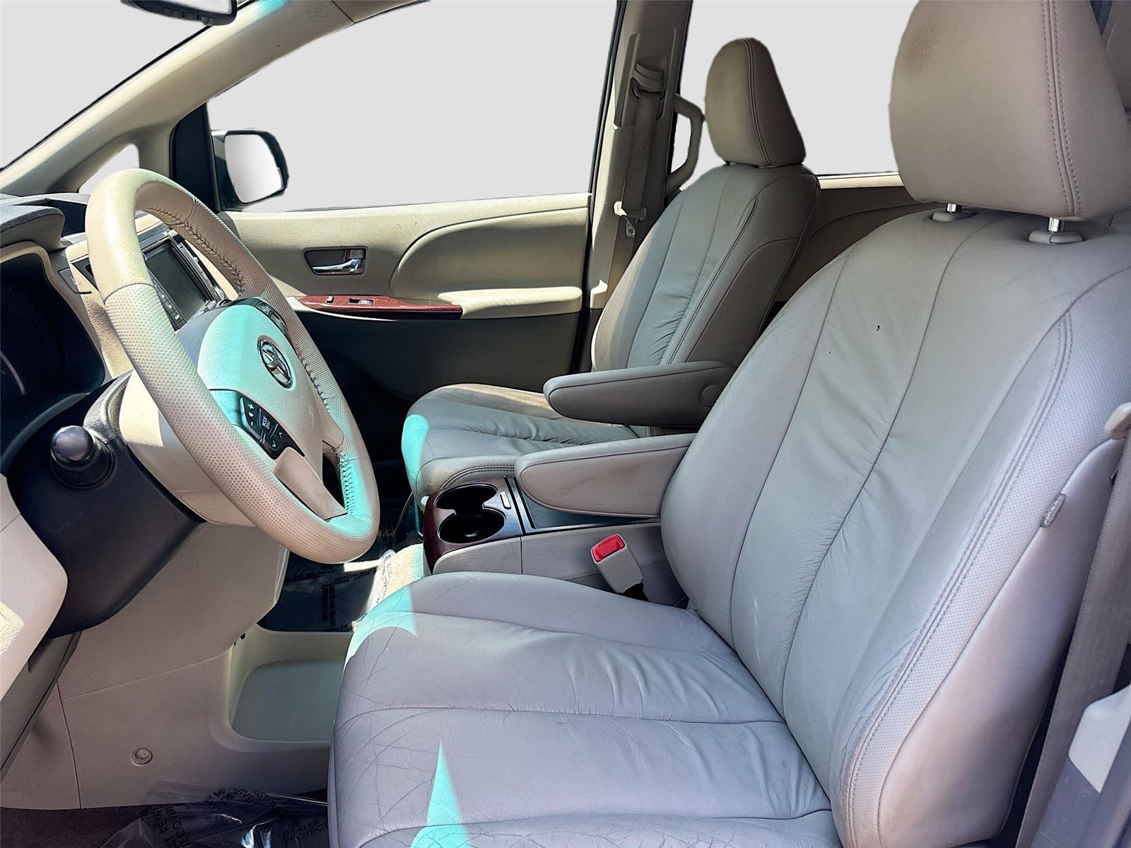 2011 Toyota Sienna XLE