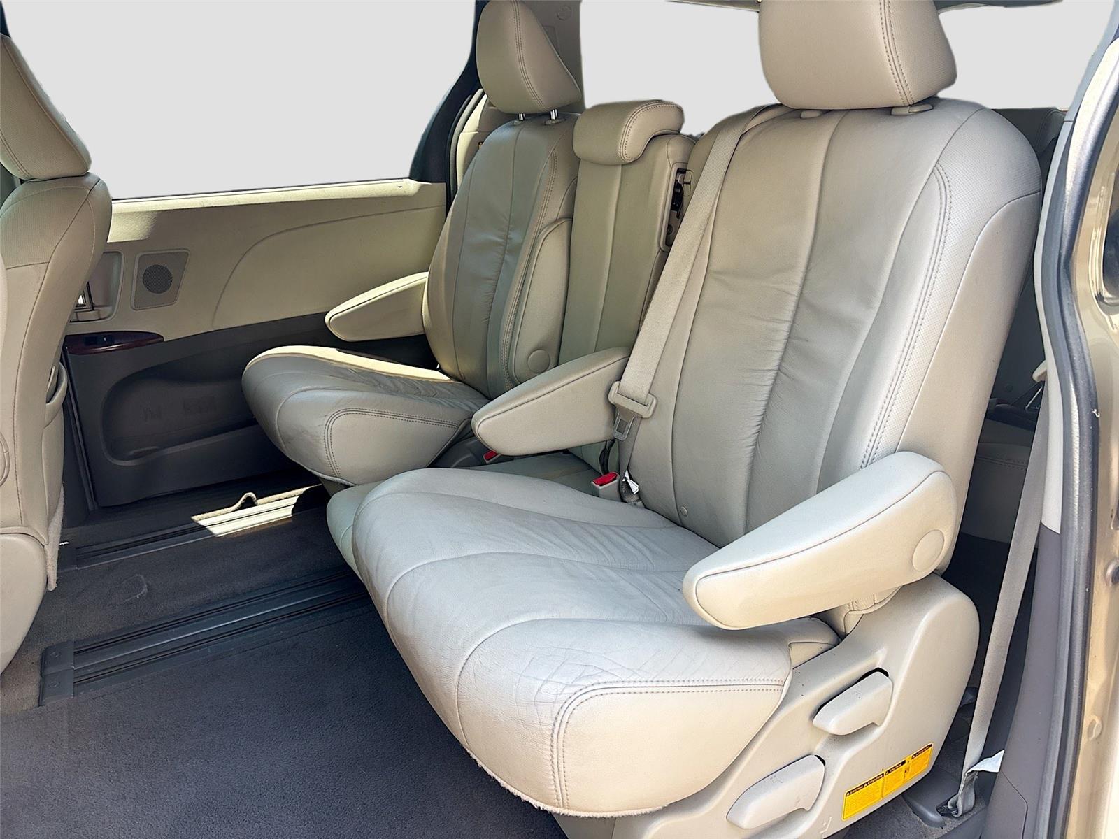 2011 Toyota Sienna XLE