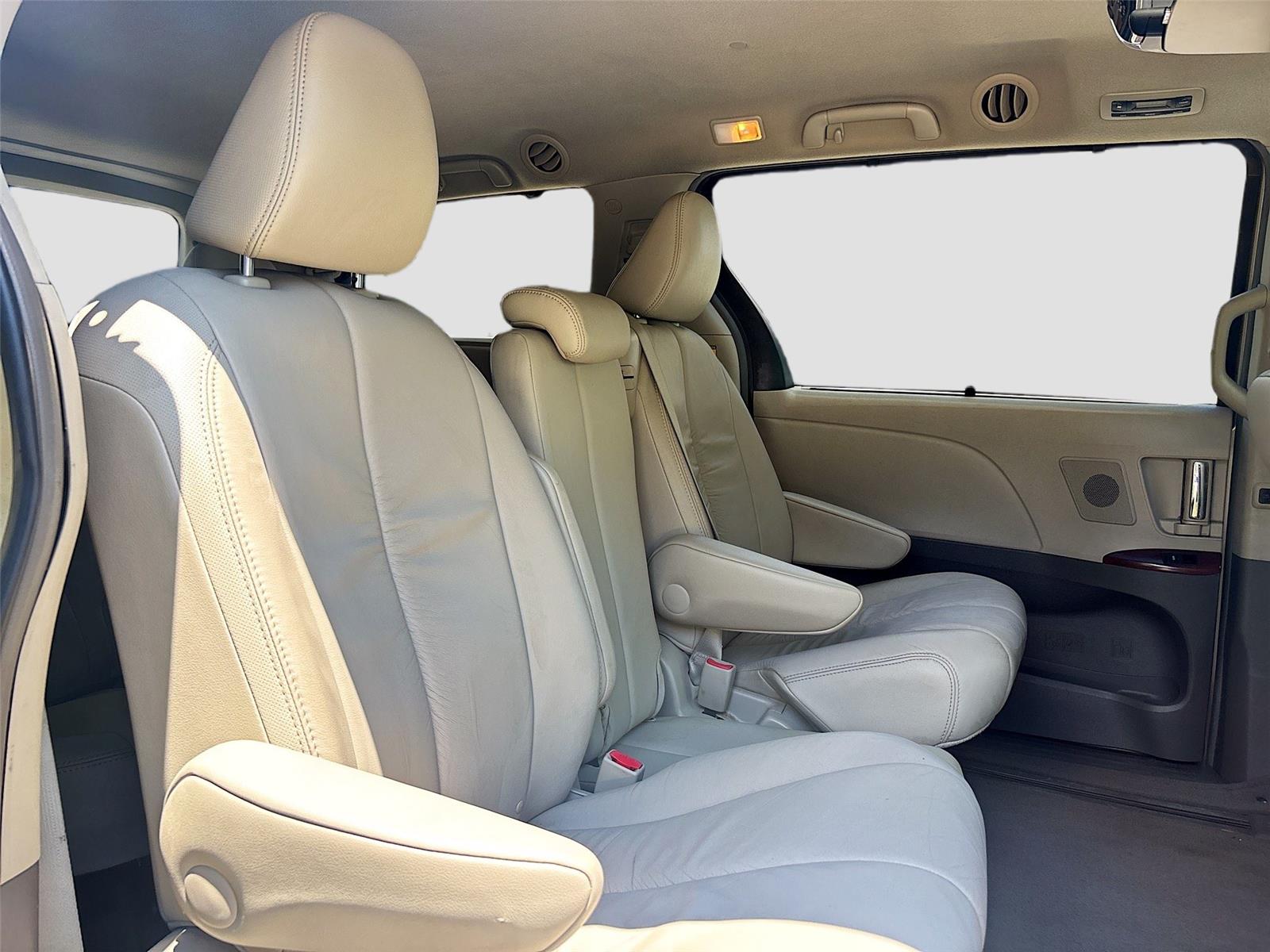 2011 Toyota Sienna XLE