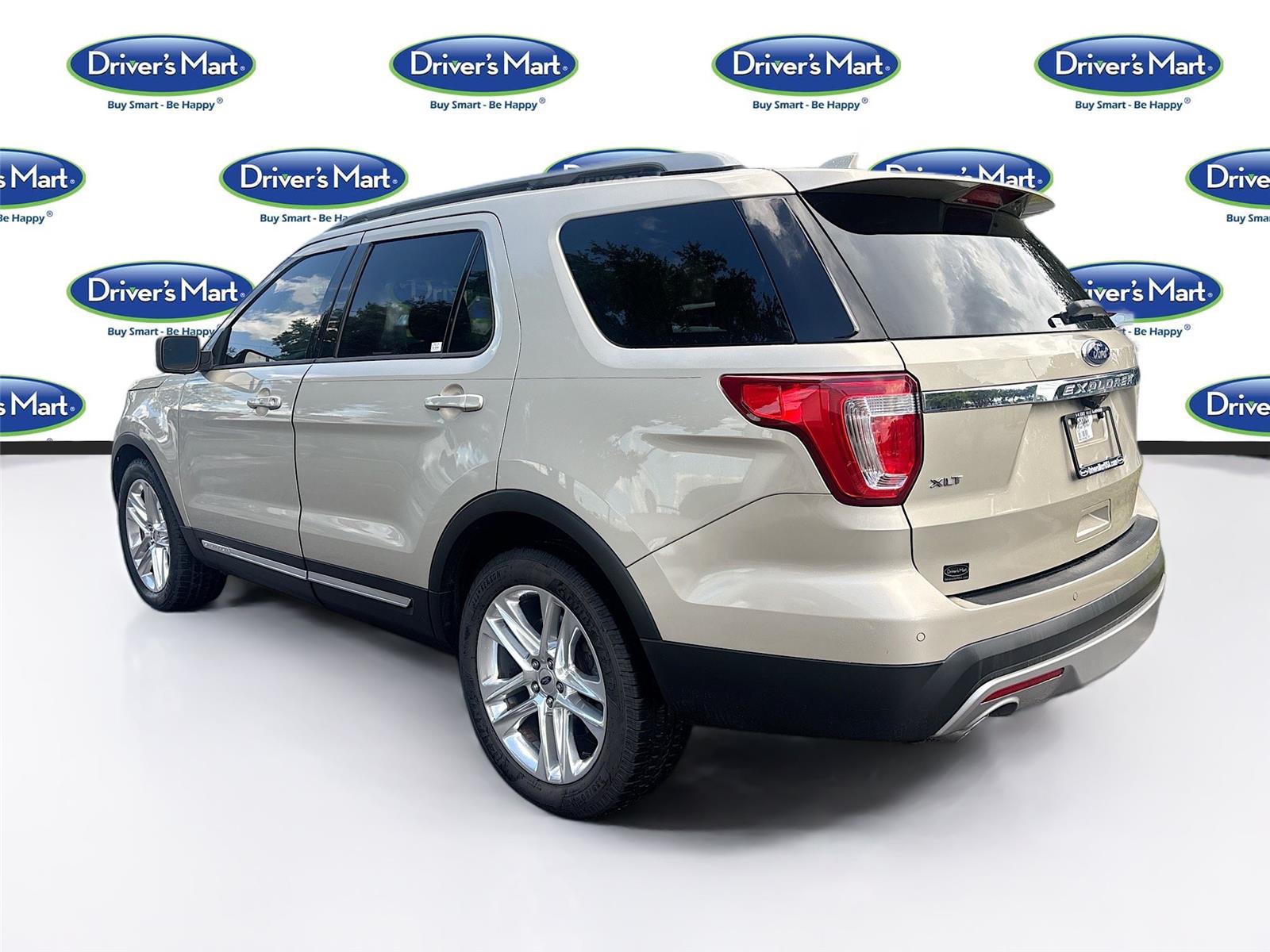 2017 Ford Explorer XLT photo 2
