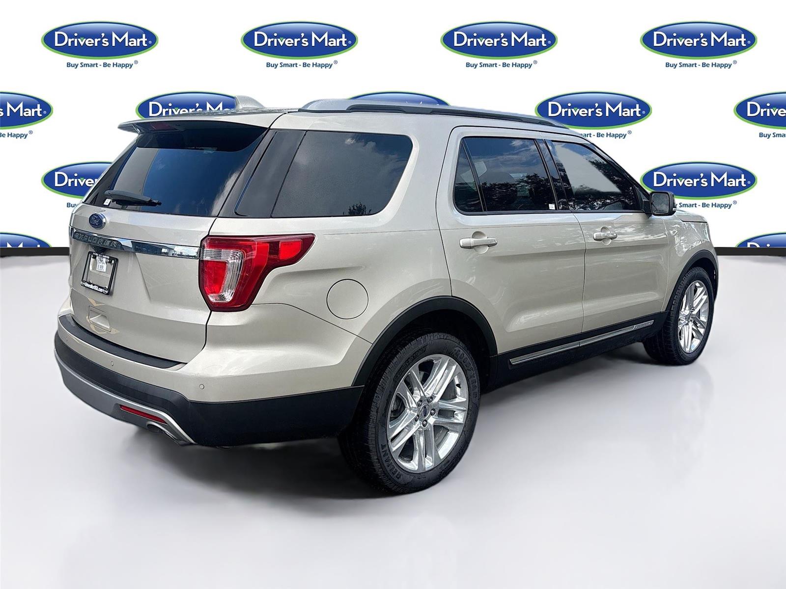 2017 Ford Explorer XLT photo 4