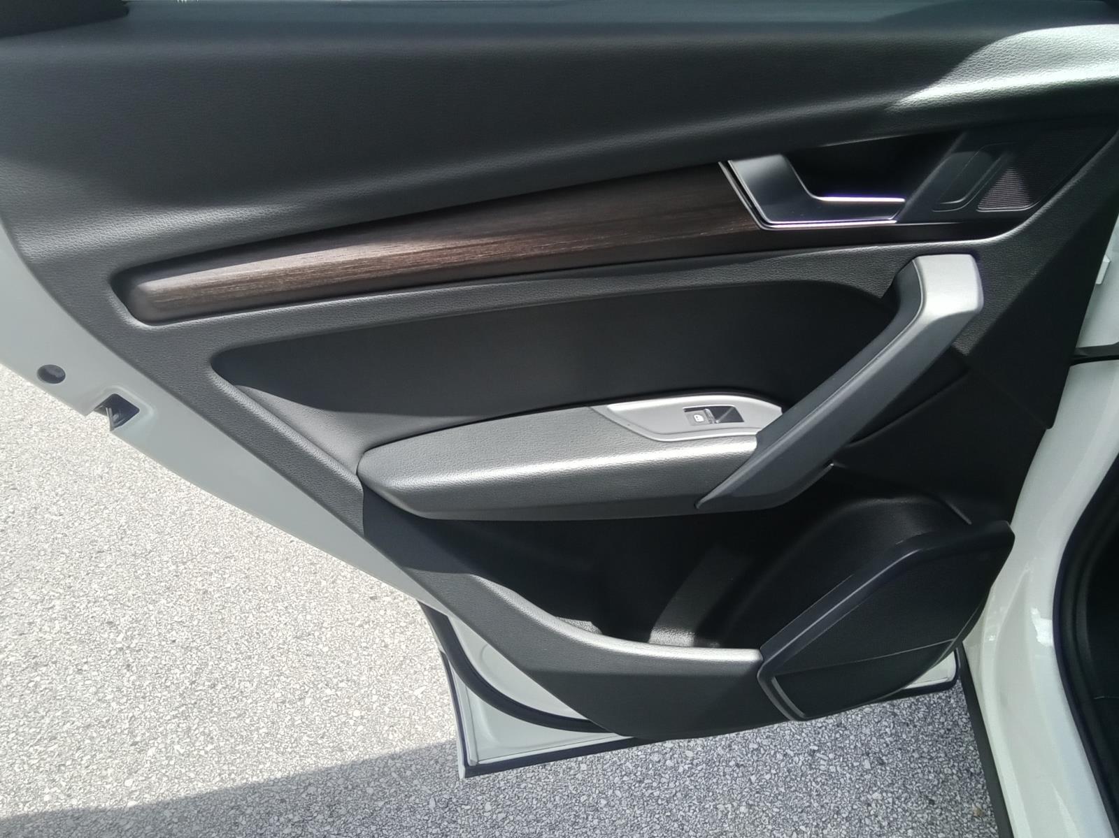 2023 Audi Q5 S line Premium