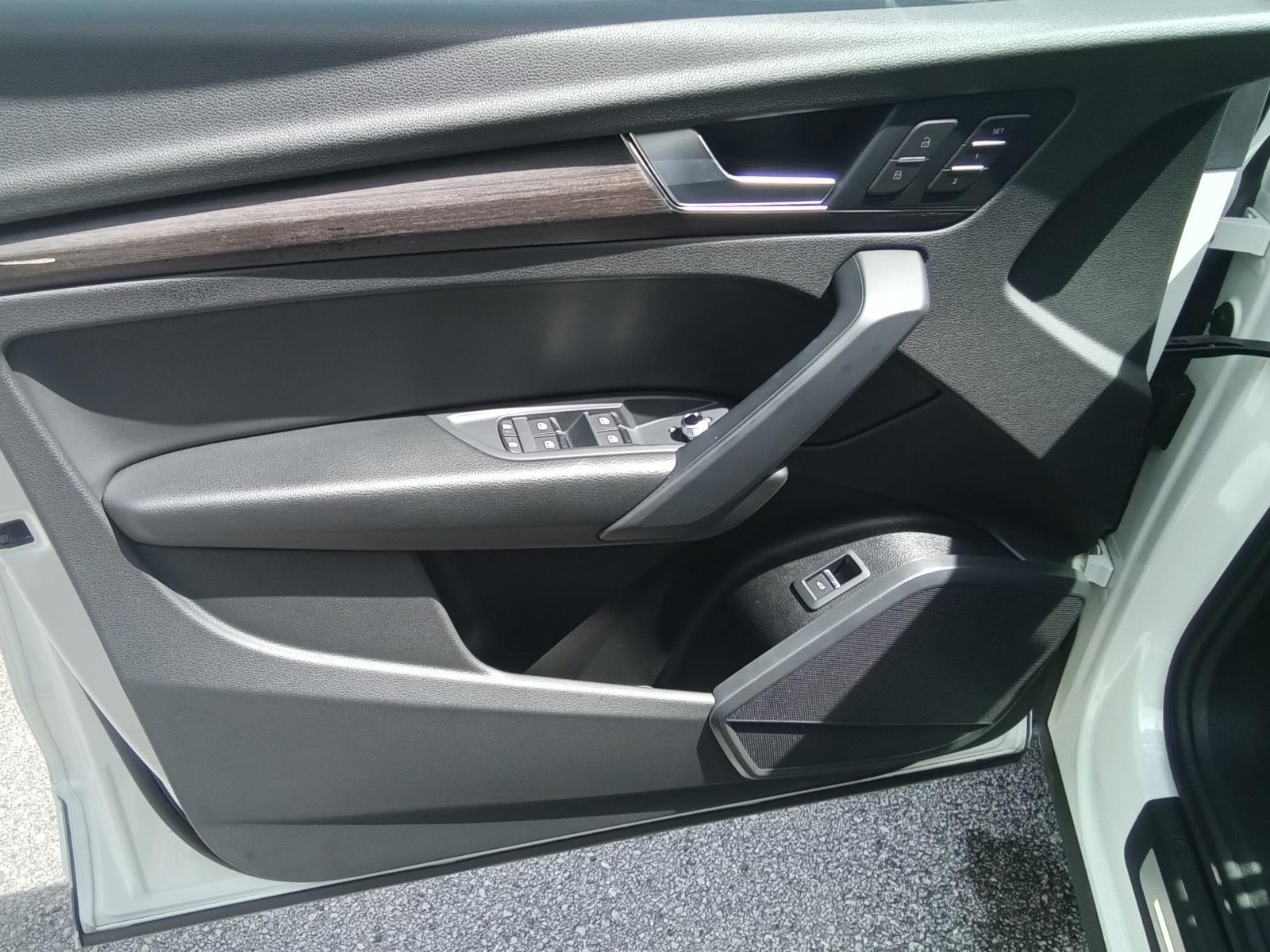 2023 Audi Q5 S line Premium