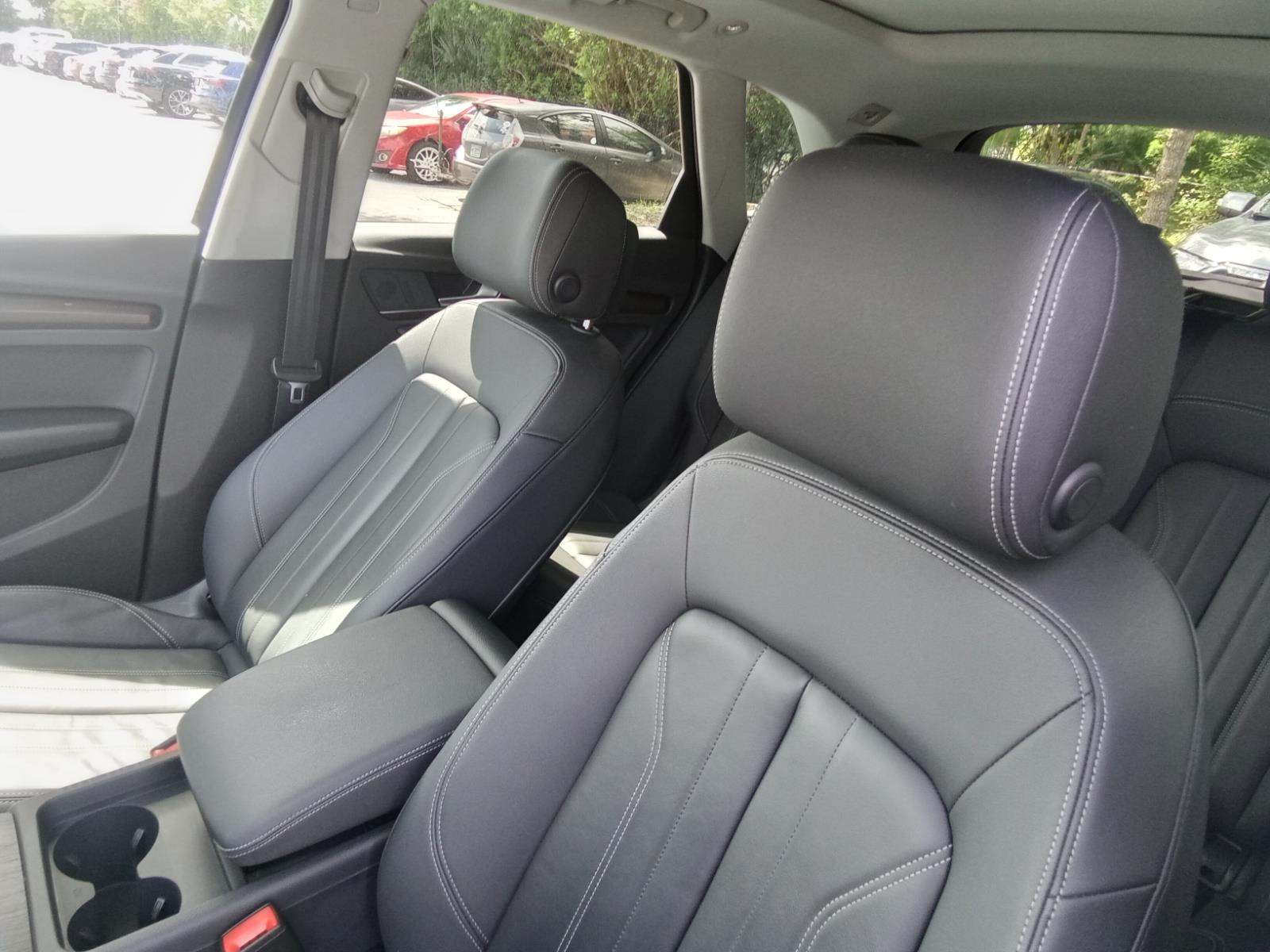 2023 Audi Q5 S line Premium