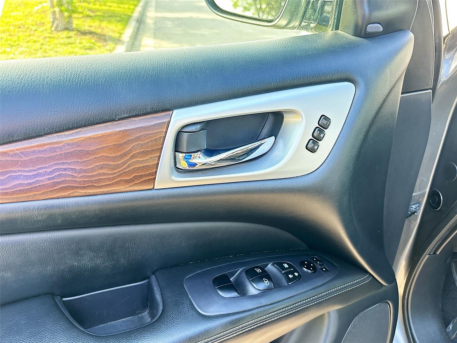 2020 Nissan Pathfinder Platinum