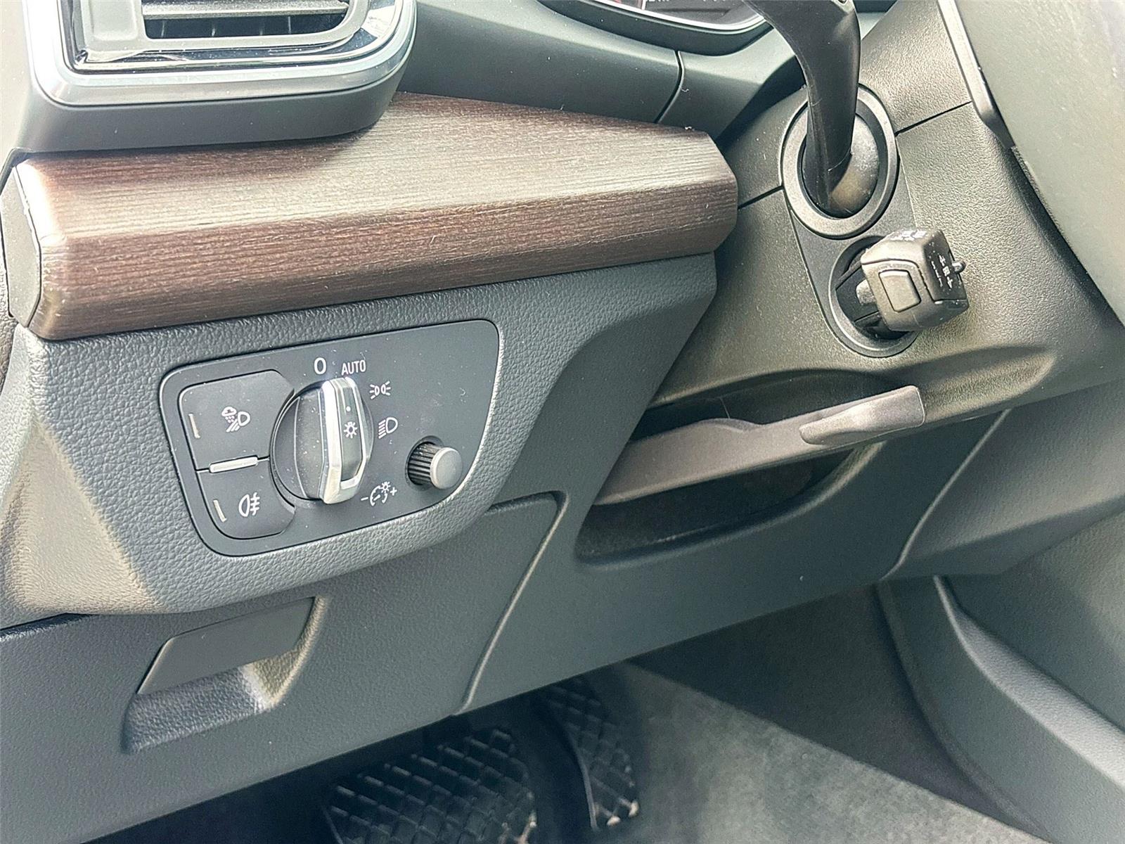 2023 Audi Q5 S line Premium