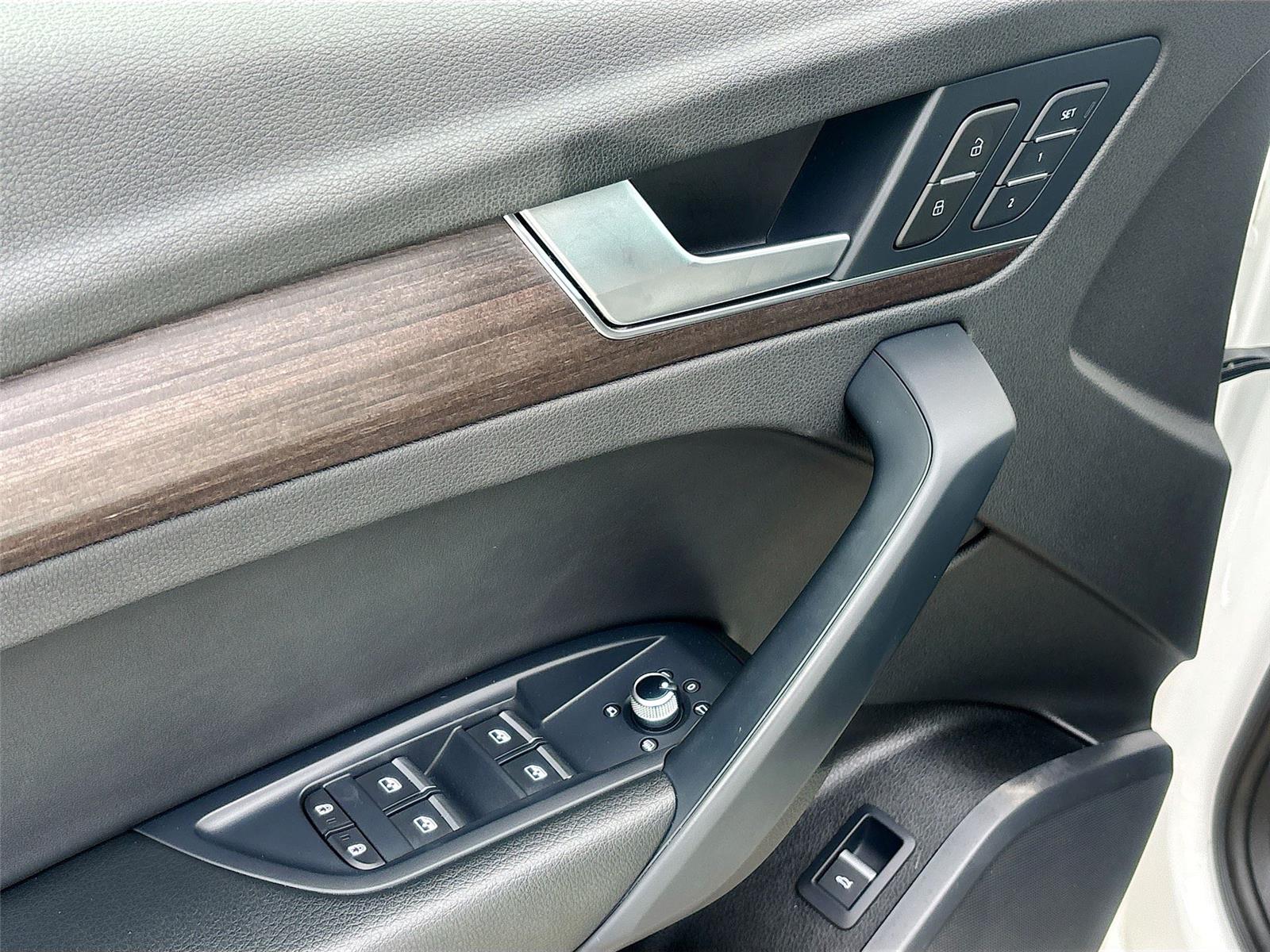 2023 Audi Q5 S line Premium