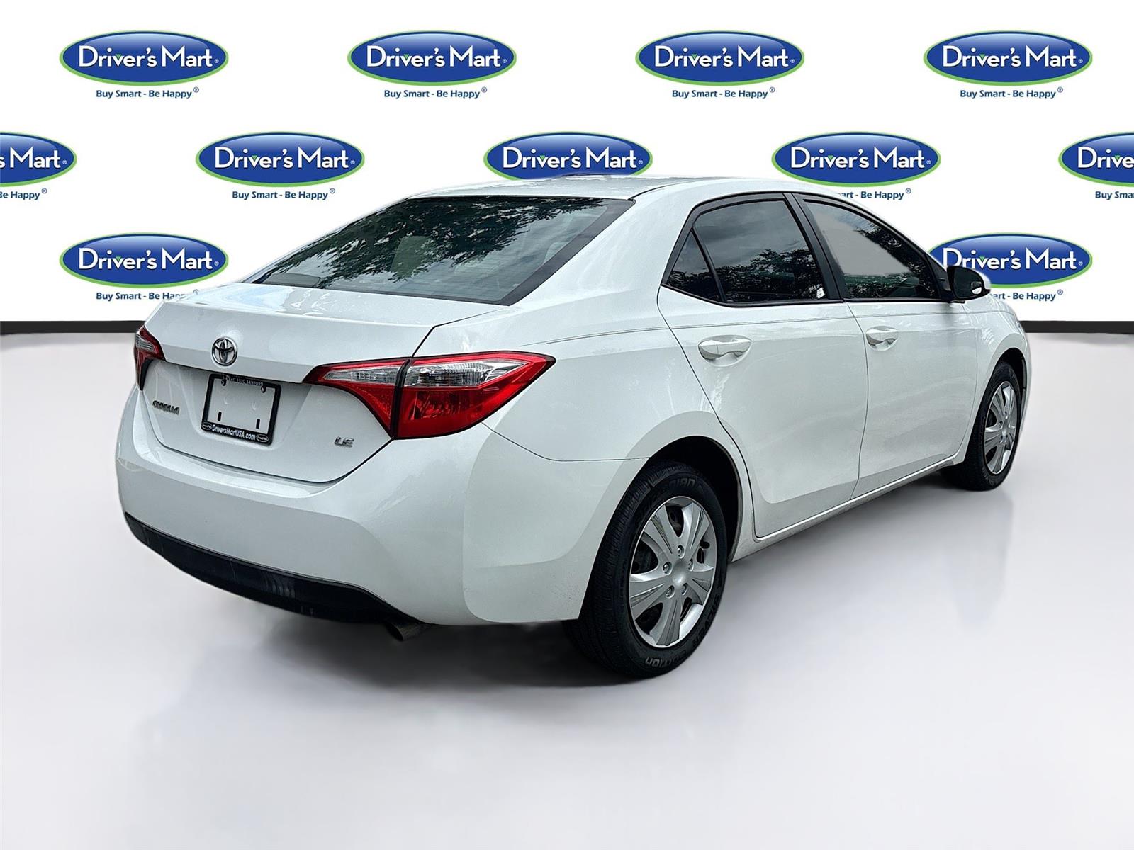 2016 Toyota Corolla LE photo 6