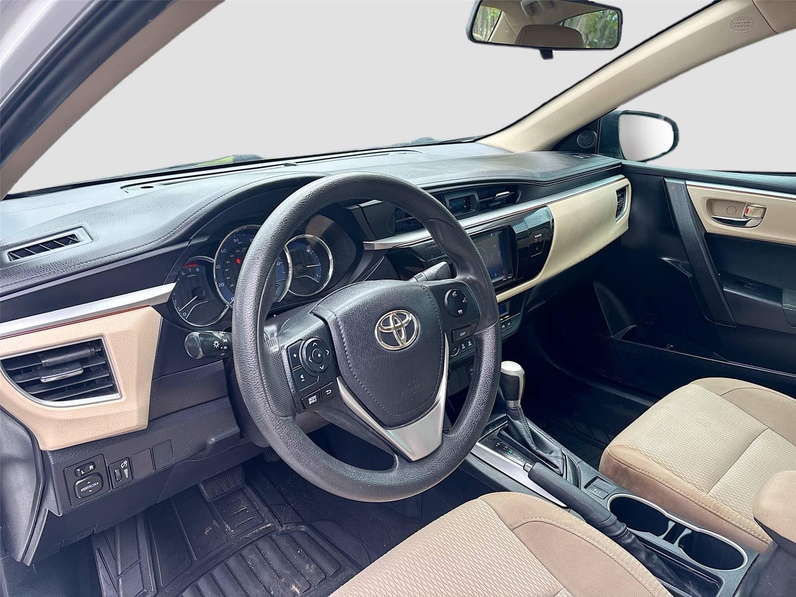 2016 Toyota Corolla LE photo 8