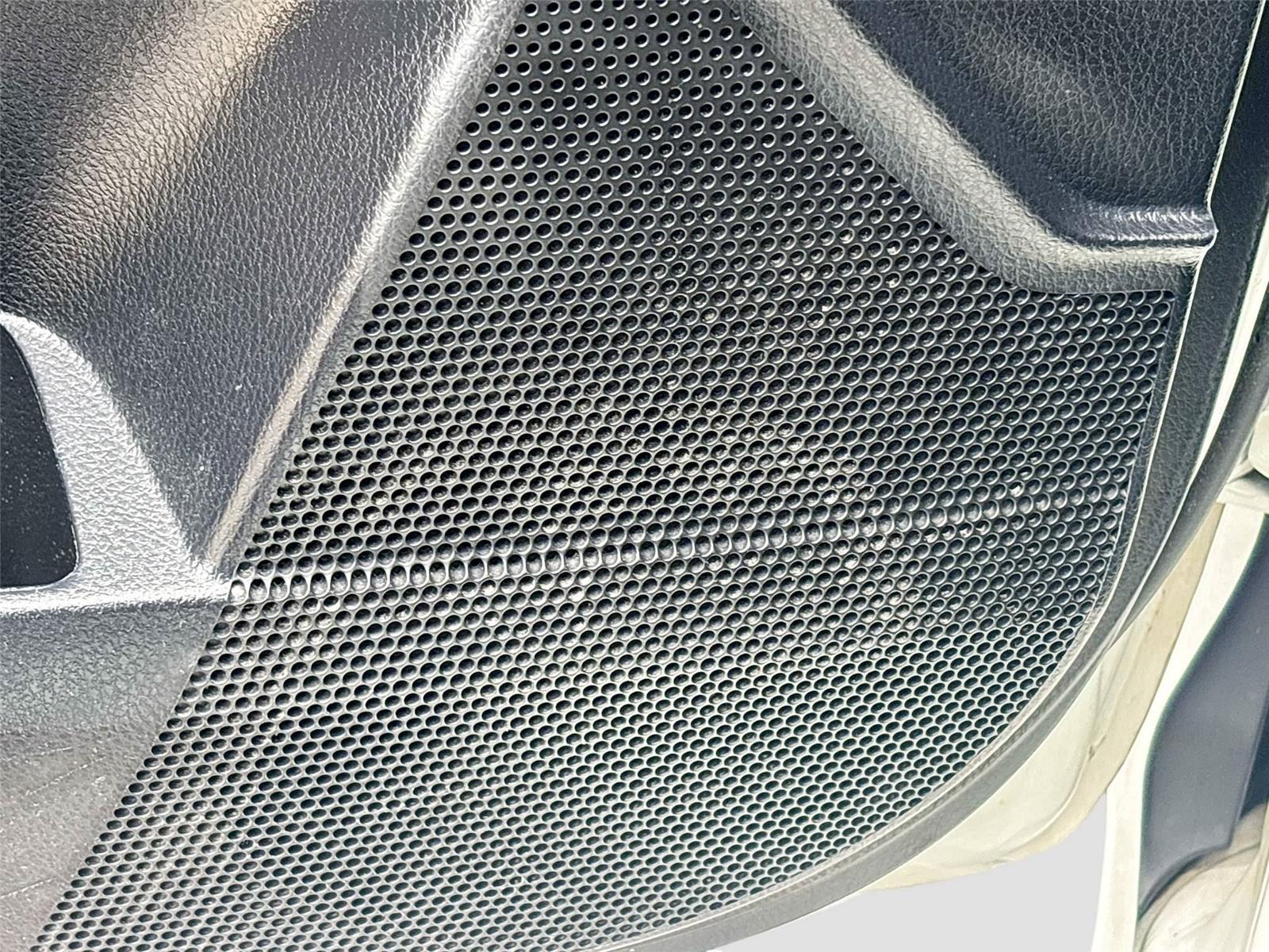 2016 Toyota Corolla LE photo 14