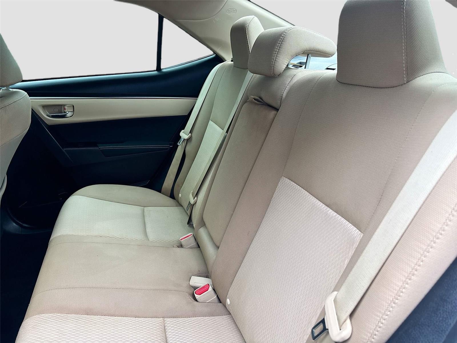 2016 Toyota Corolla LE photo 19