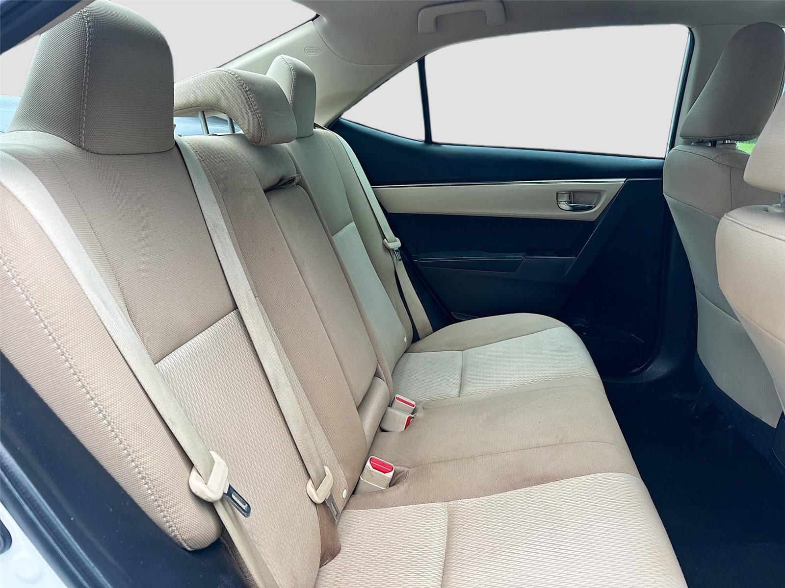 2016 Toyota Corolla LE photo 20
