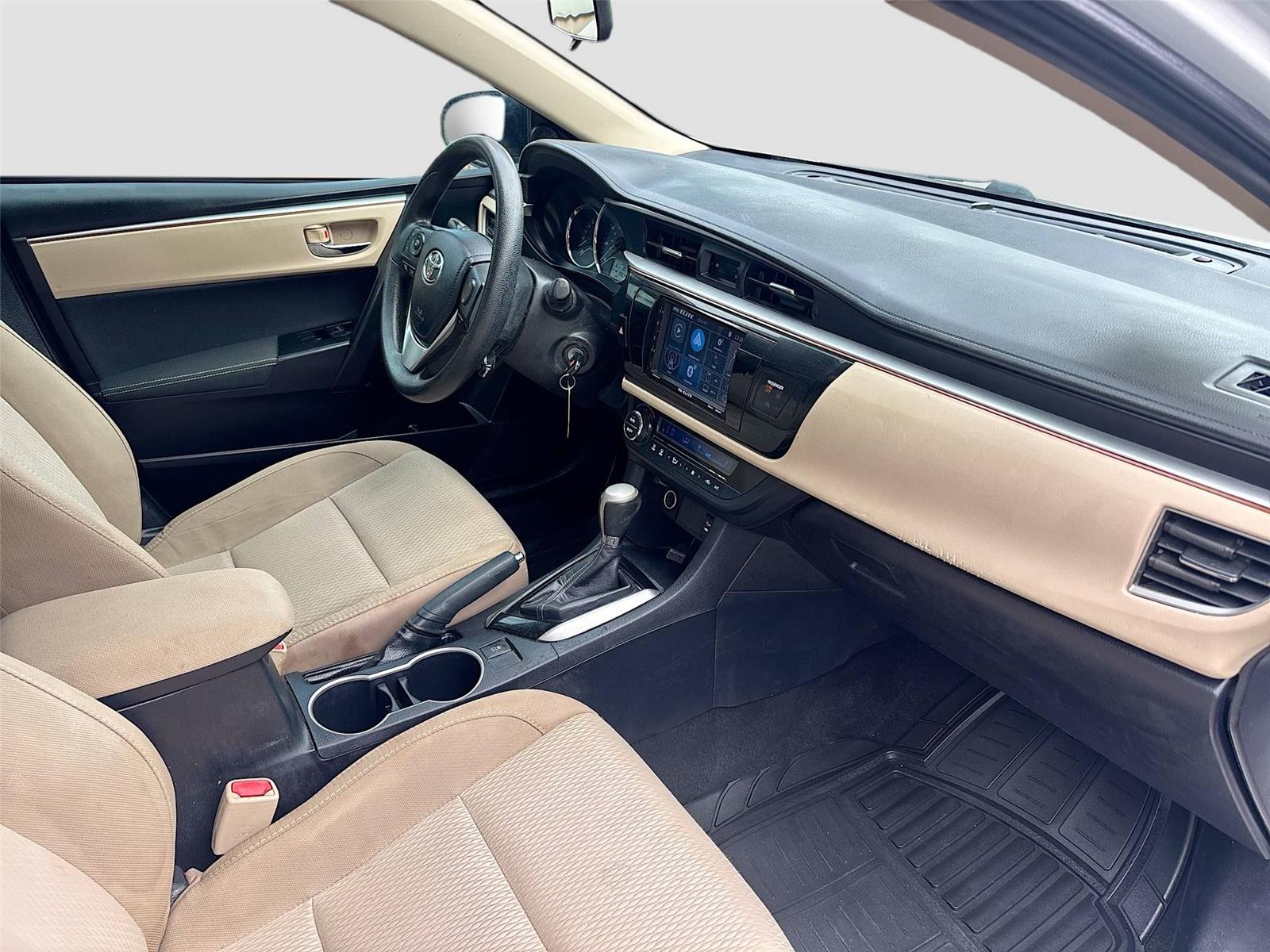 2016 Toyota Corolla LE photo 21