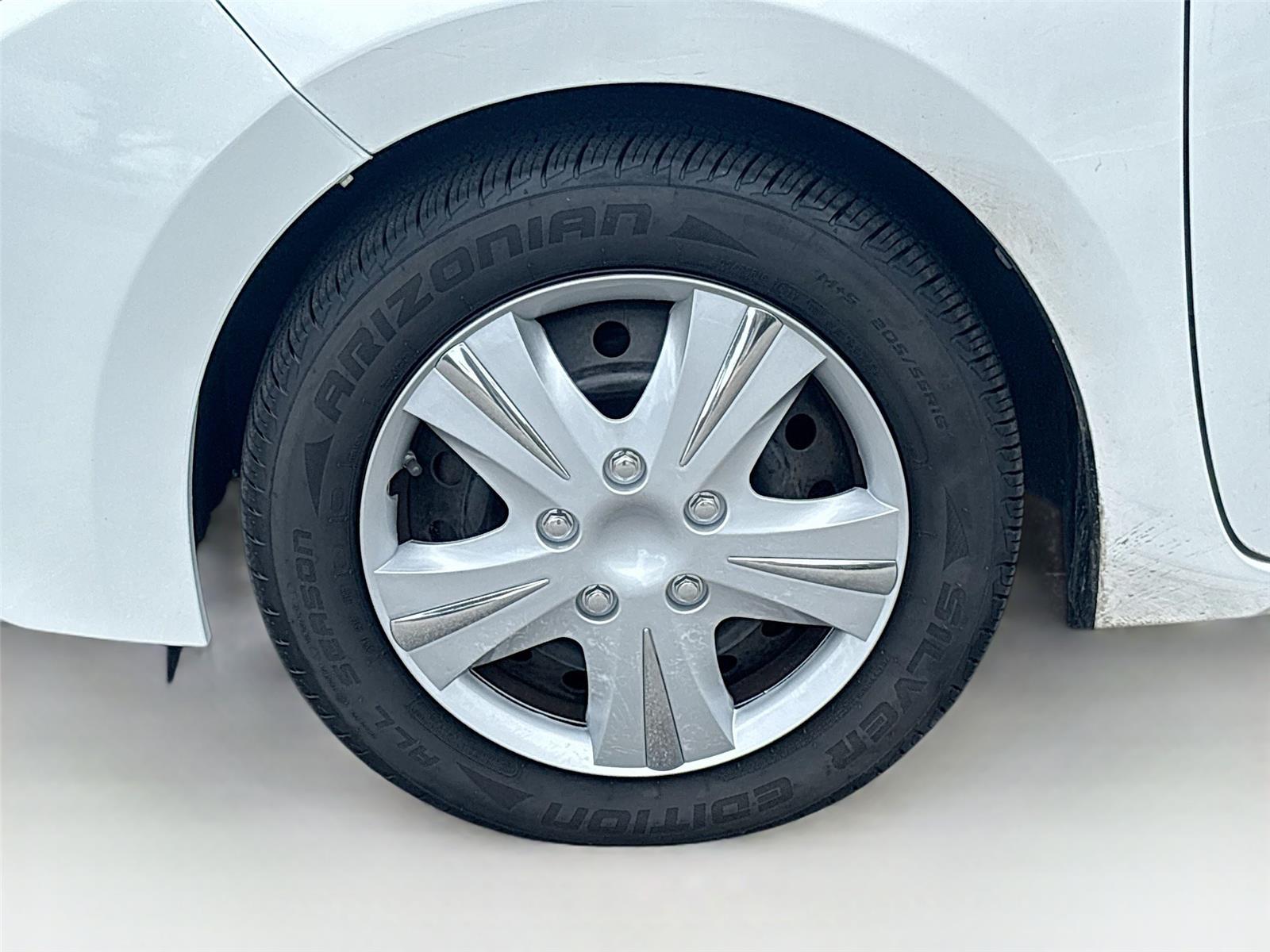 2016 Toyota Corolla LE photo 23