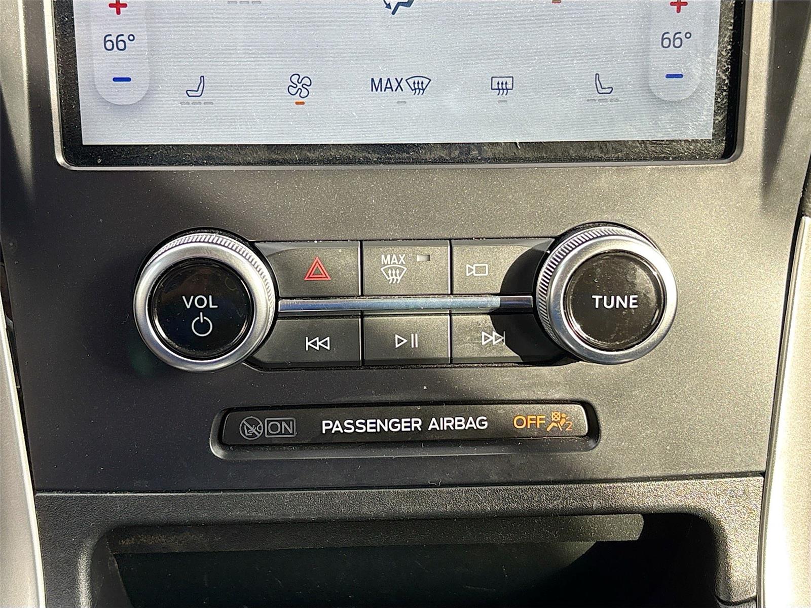2024 Ford Edge SEL photo 15