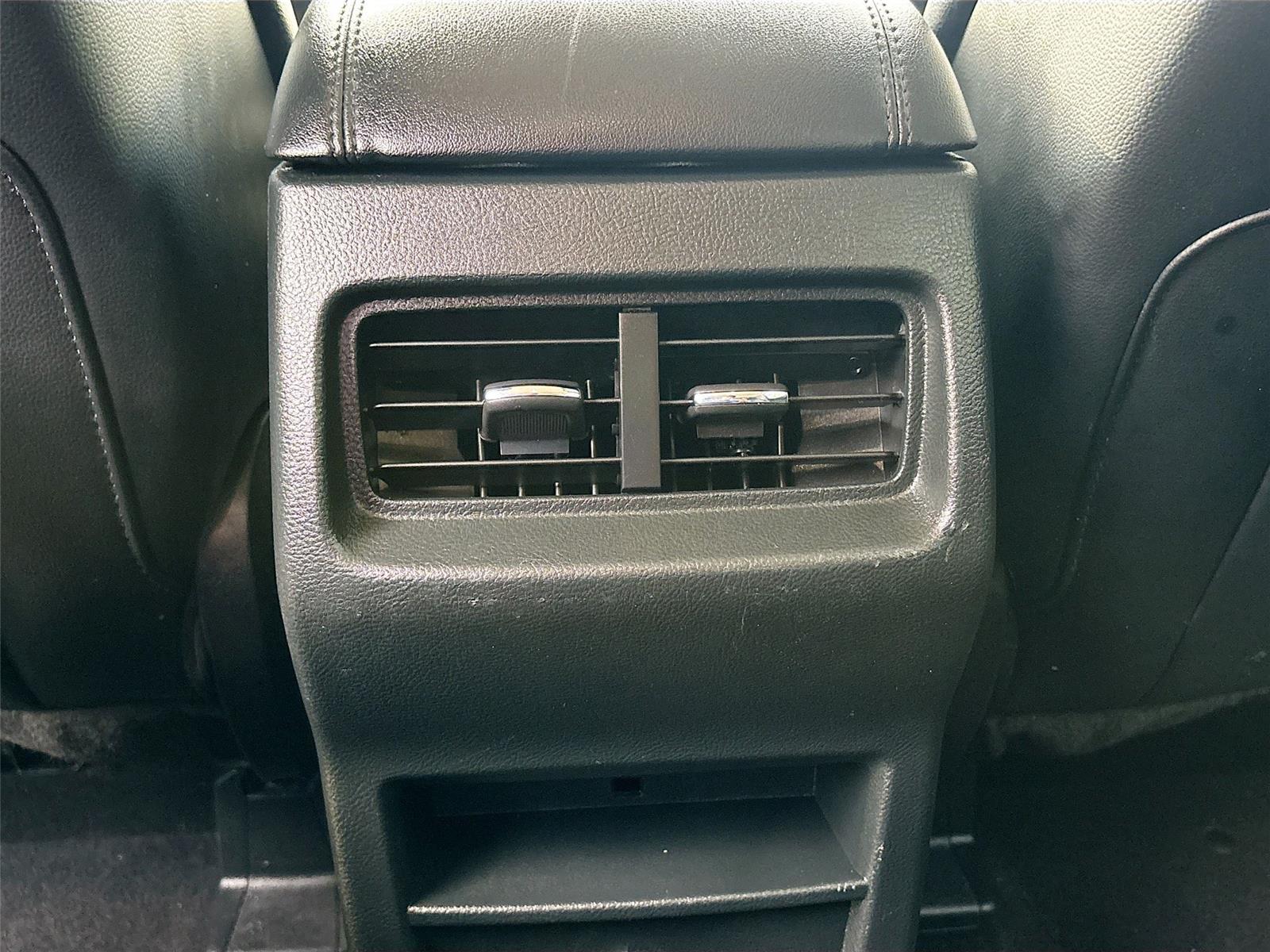 2024 Ford Edge SEL photo 25