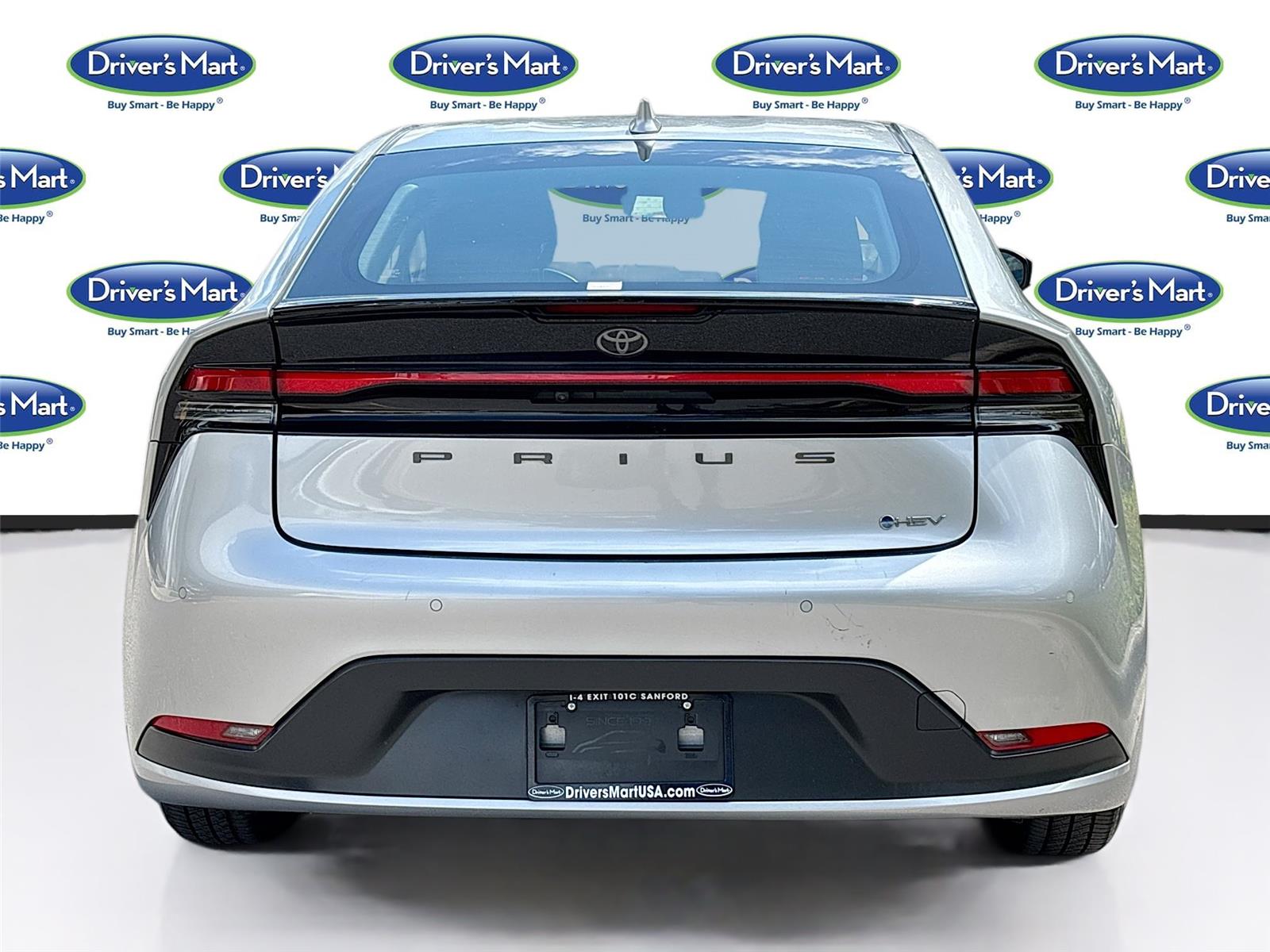 2024 Toyota Prius LE photo 6