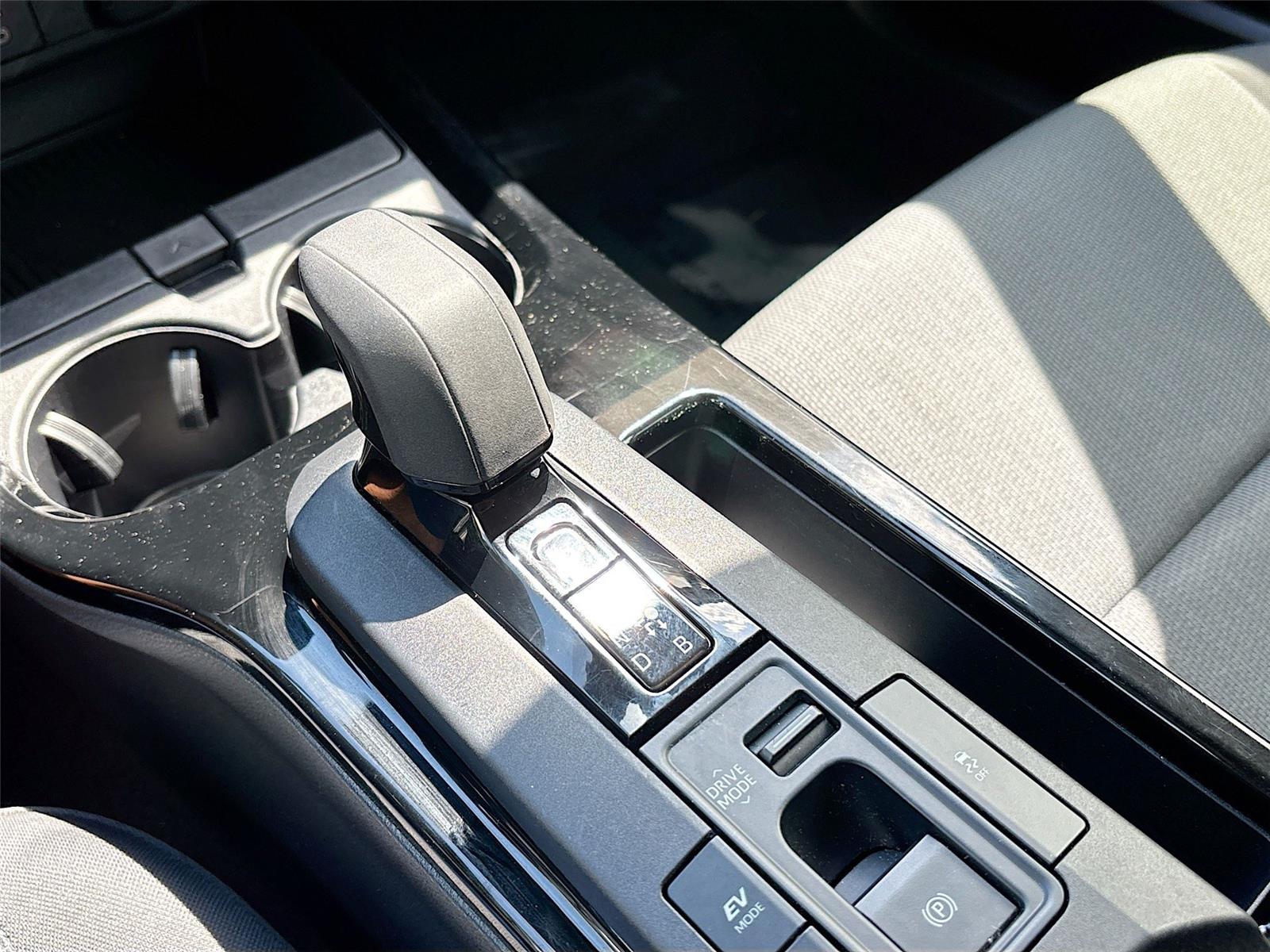 2024 Toyota Prius LE photo 16