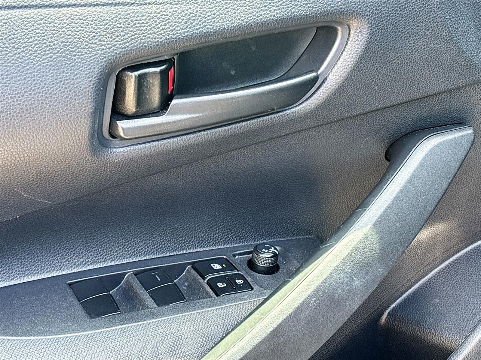 2024 Toyota Corolla LE photo 17