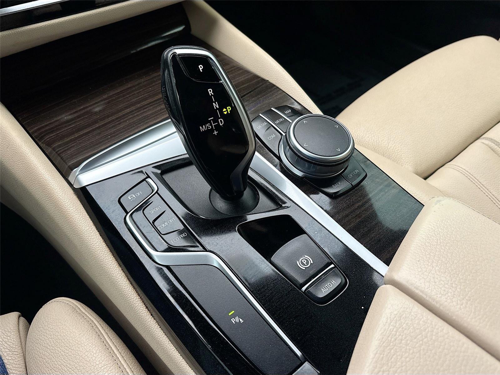 2019 BMW 5 Series 530i