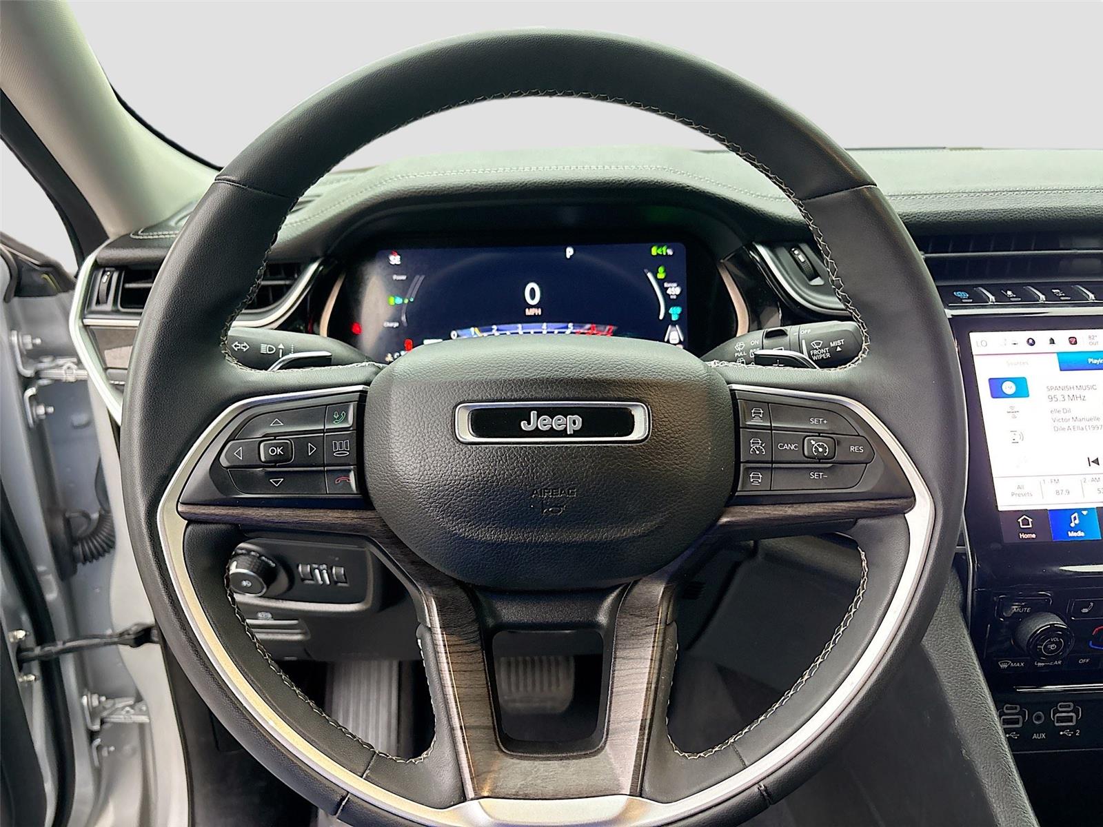 2023 Jeep Cherokee 4xe photo 9