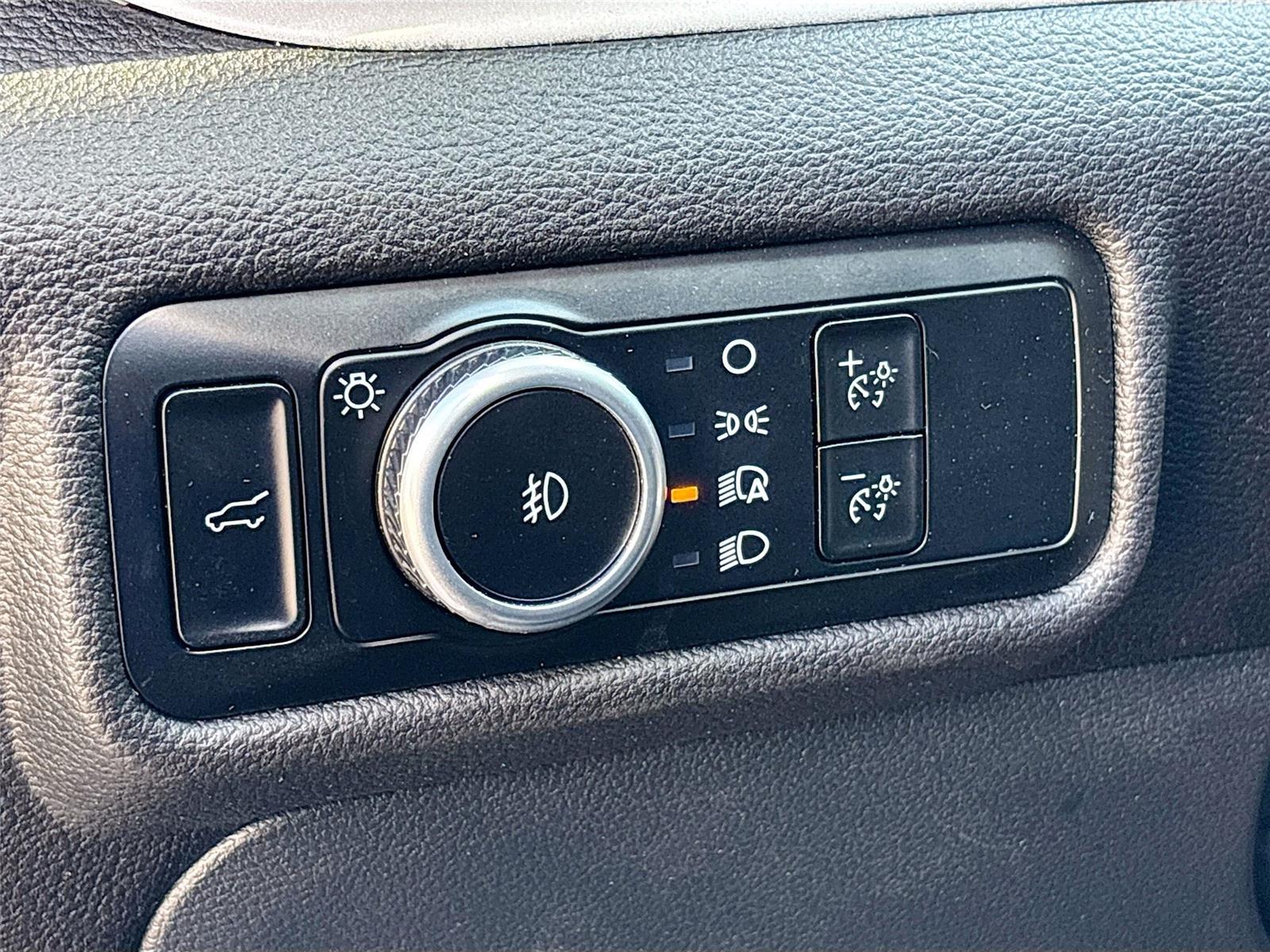 2024 Ford Explorer XLT photo 10