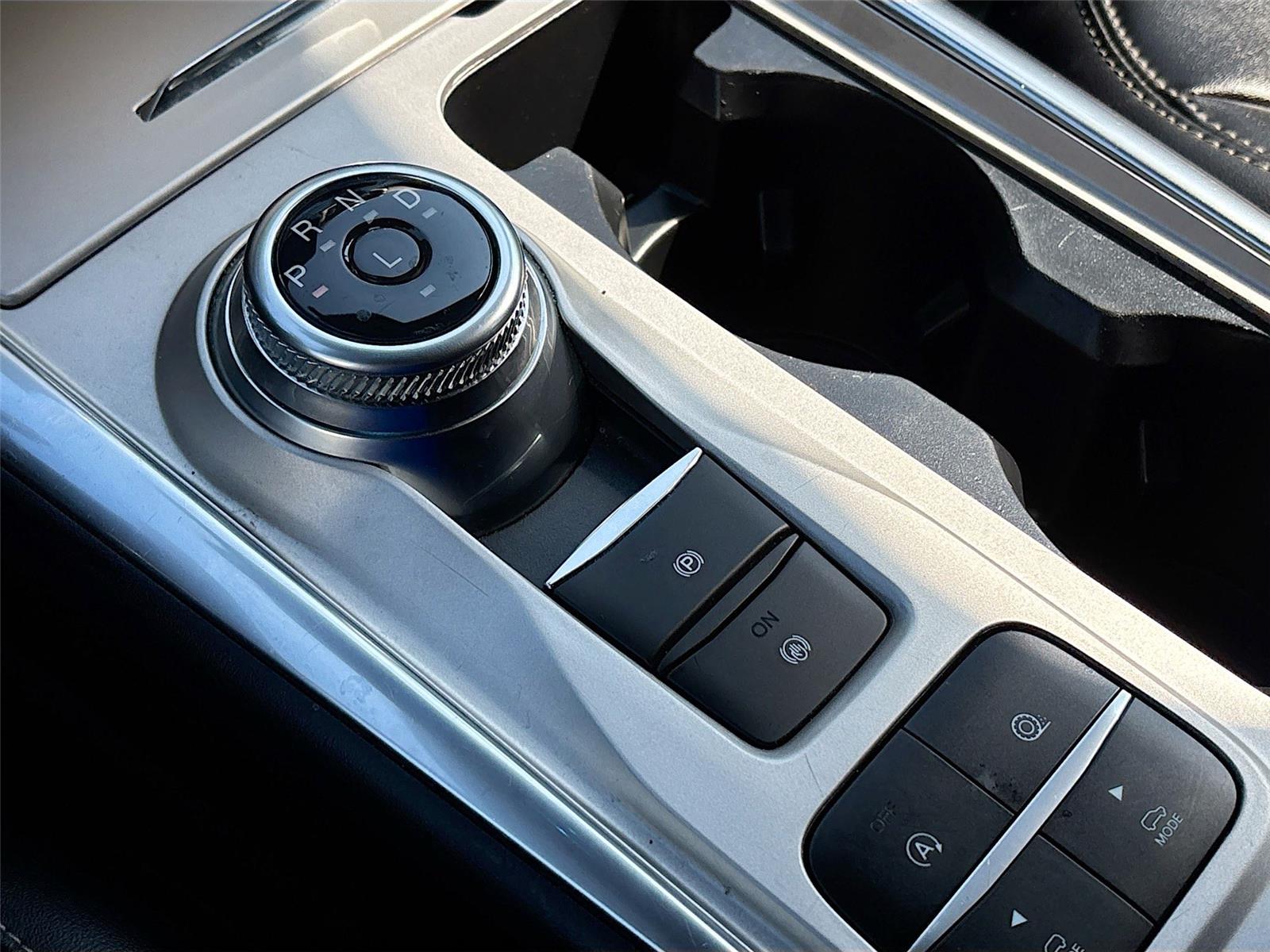 2024 Ford Explorer XLT photo 17
