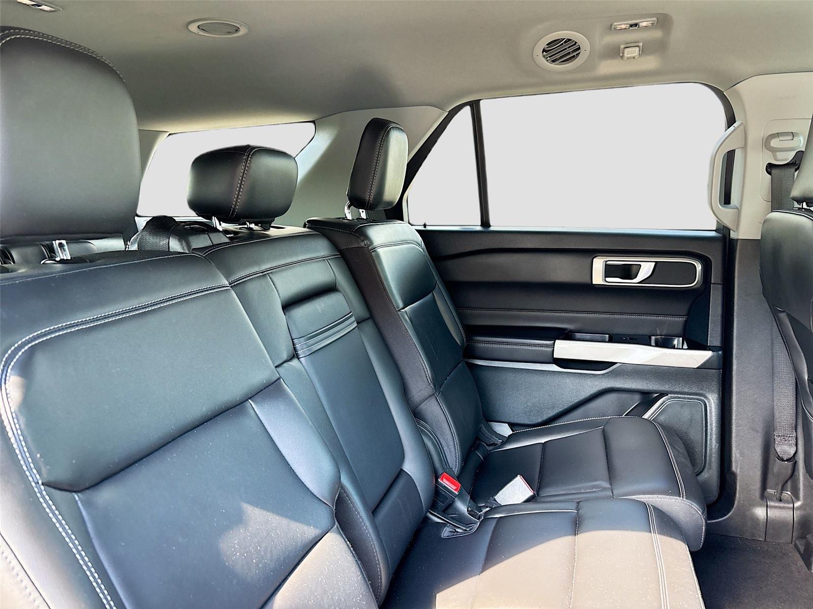 2024 Ford Explorer XLT photo 28