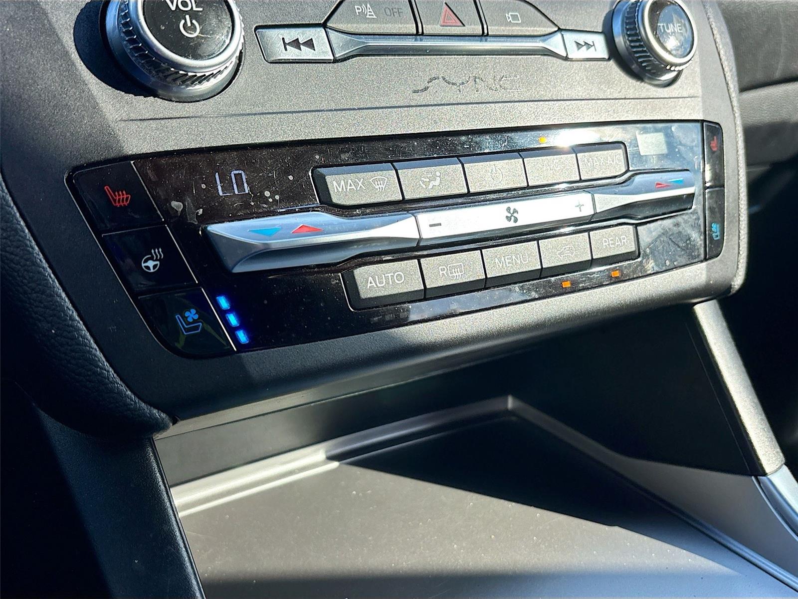 2020 Ford Explorer ST photo 17